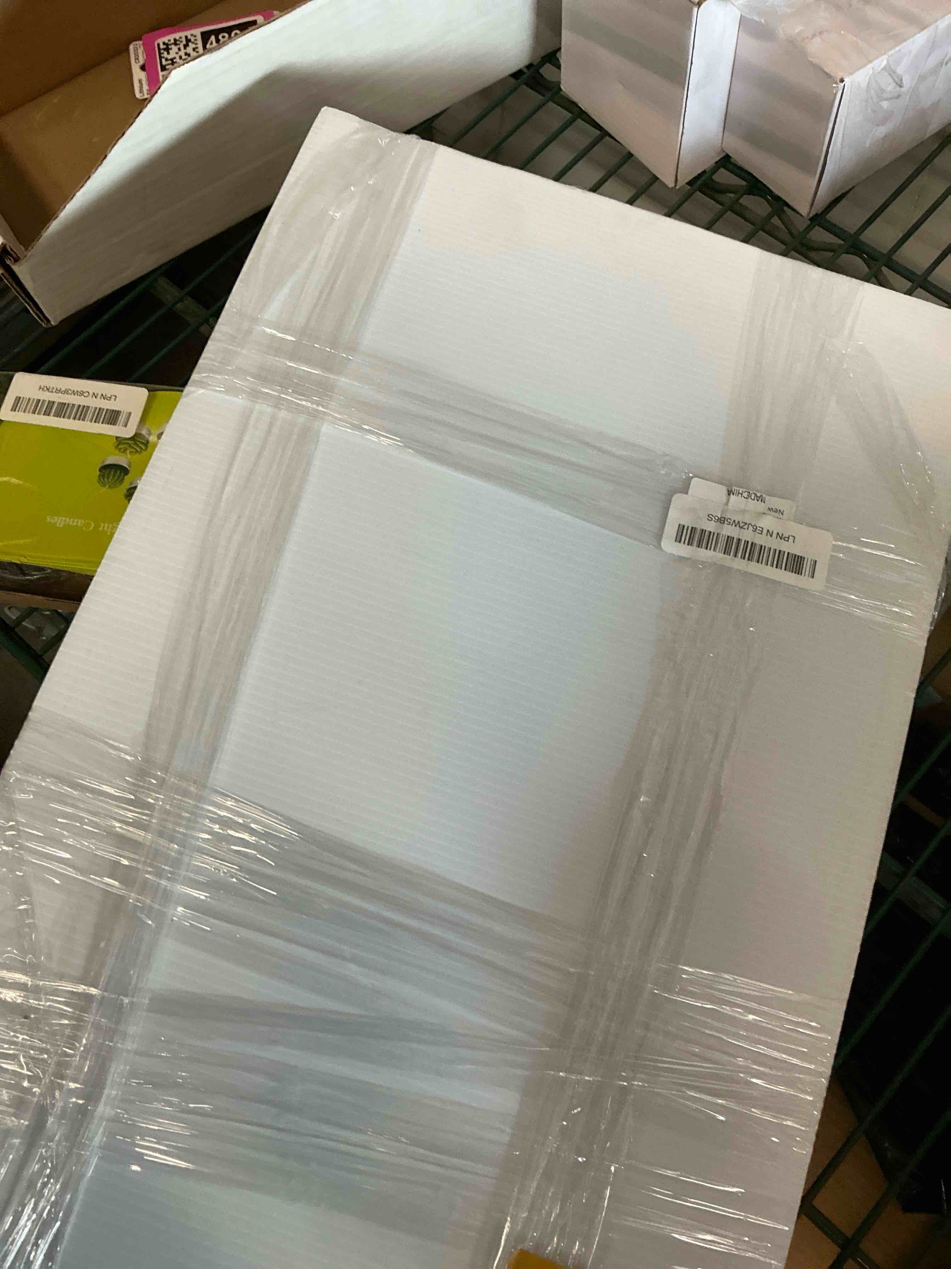 Condition photo showing Good Condition for newflager 6 pack 18 x 12 inches white corrugated plastic yard sign with metal stakes for birthday, real estate garage sale signs, rent, guidepost decorations