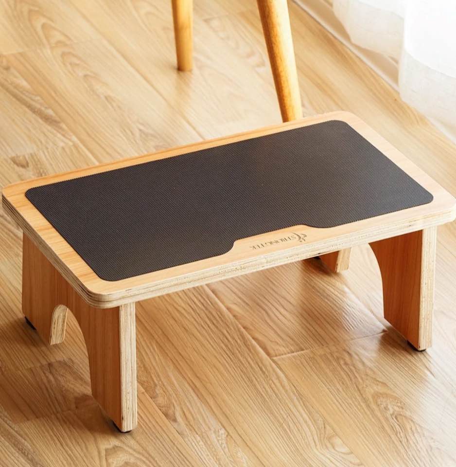 StrongTek One Step Stool for Kids Adults, 7.5" Wooden Portable Step Ladder with Non-Slip Surface for Bedroom, Bathroom, 300lbs Capacity