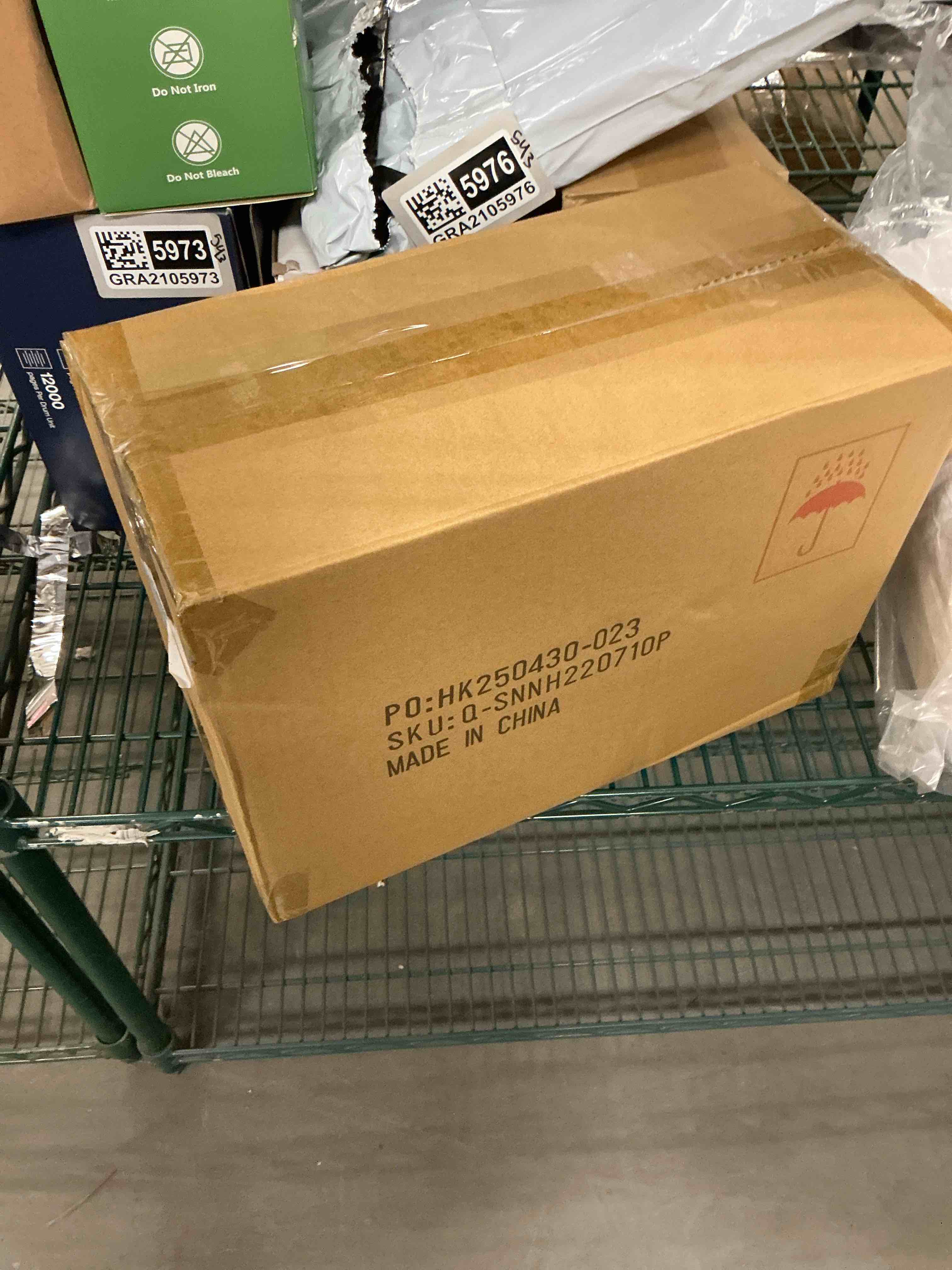 Condition photo showing Good Condition for SPEPLA 40 Pack Small Shipping Boxes 8x6x4 Inches, White Corrugated Cardboard Mailing Box for Shipping, Packing, Business