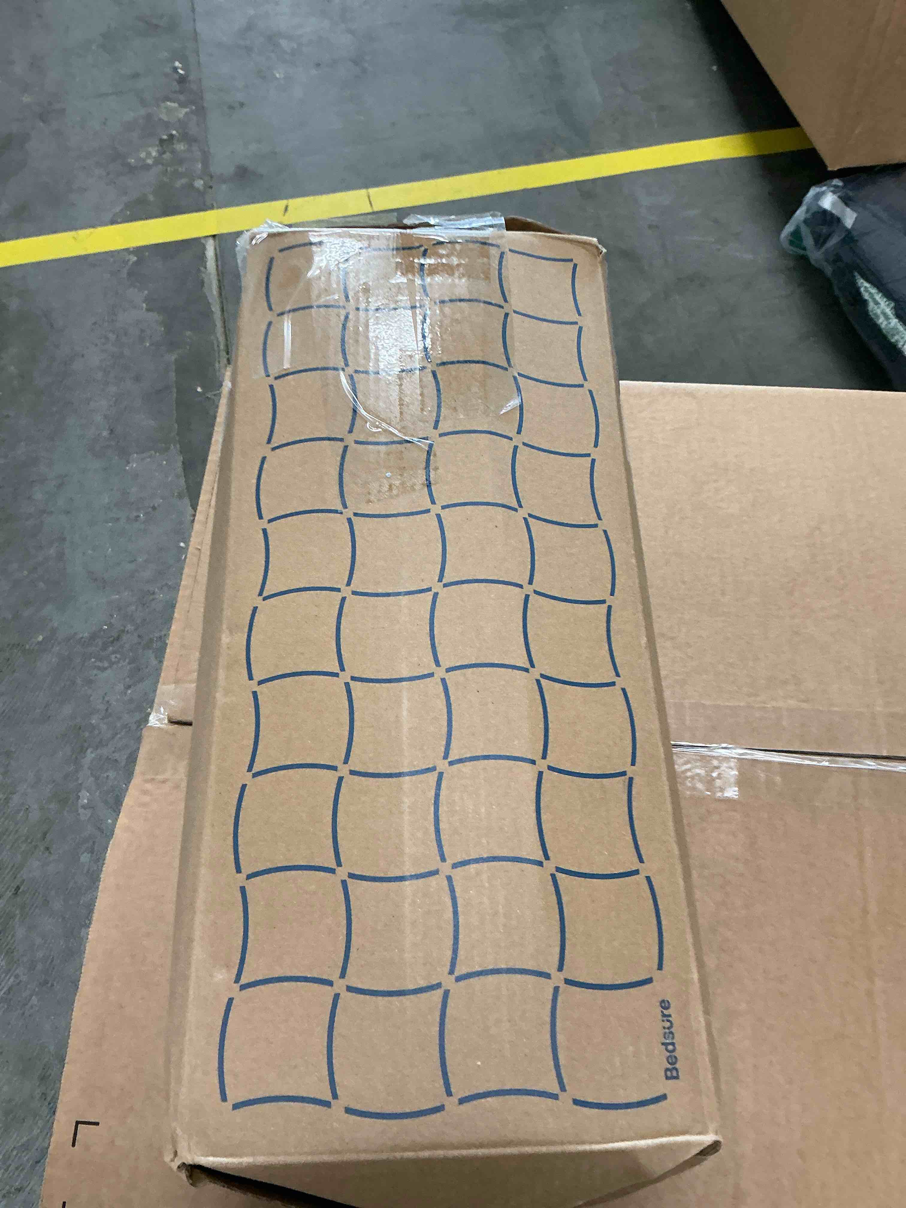 Condition photo showing Good Condition for Bedsure Twin/Twin XL Comforter Set - Light Taupe Bed Set, 2 Pieces Cute Floral Bedding, 1 Soft Reversible Botanical Flowers Comforter and 1 Pillow Sham Twin/Twin XL 09 - Light Taupe