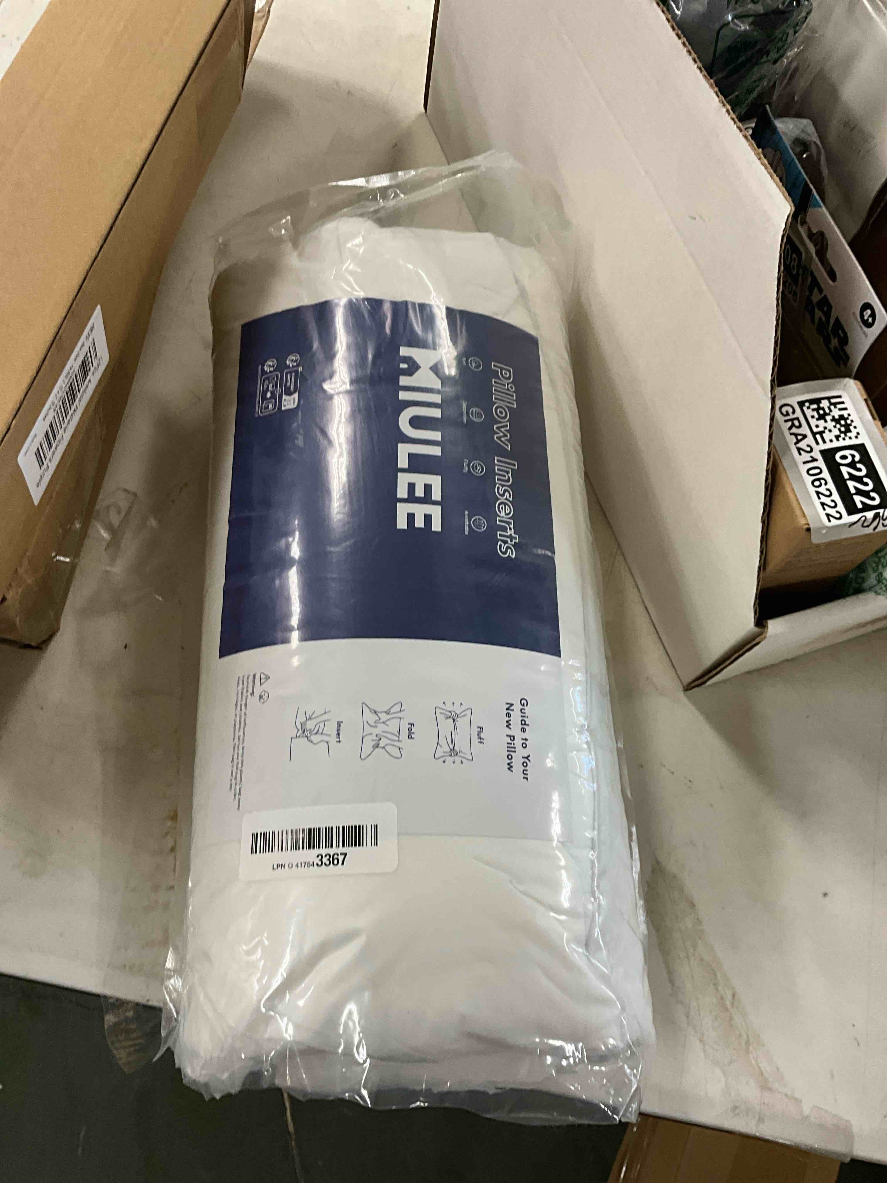 Condition photo showing Good Condition for MIULEE 18 x 18 Pillow Inserts (Set of 2) -Decorative Throw Pillows for Couch Sofa with 100% Cotton Covers 2 18x18 Inch