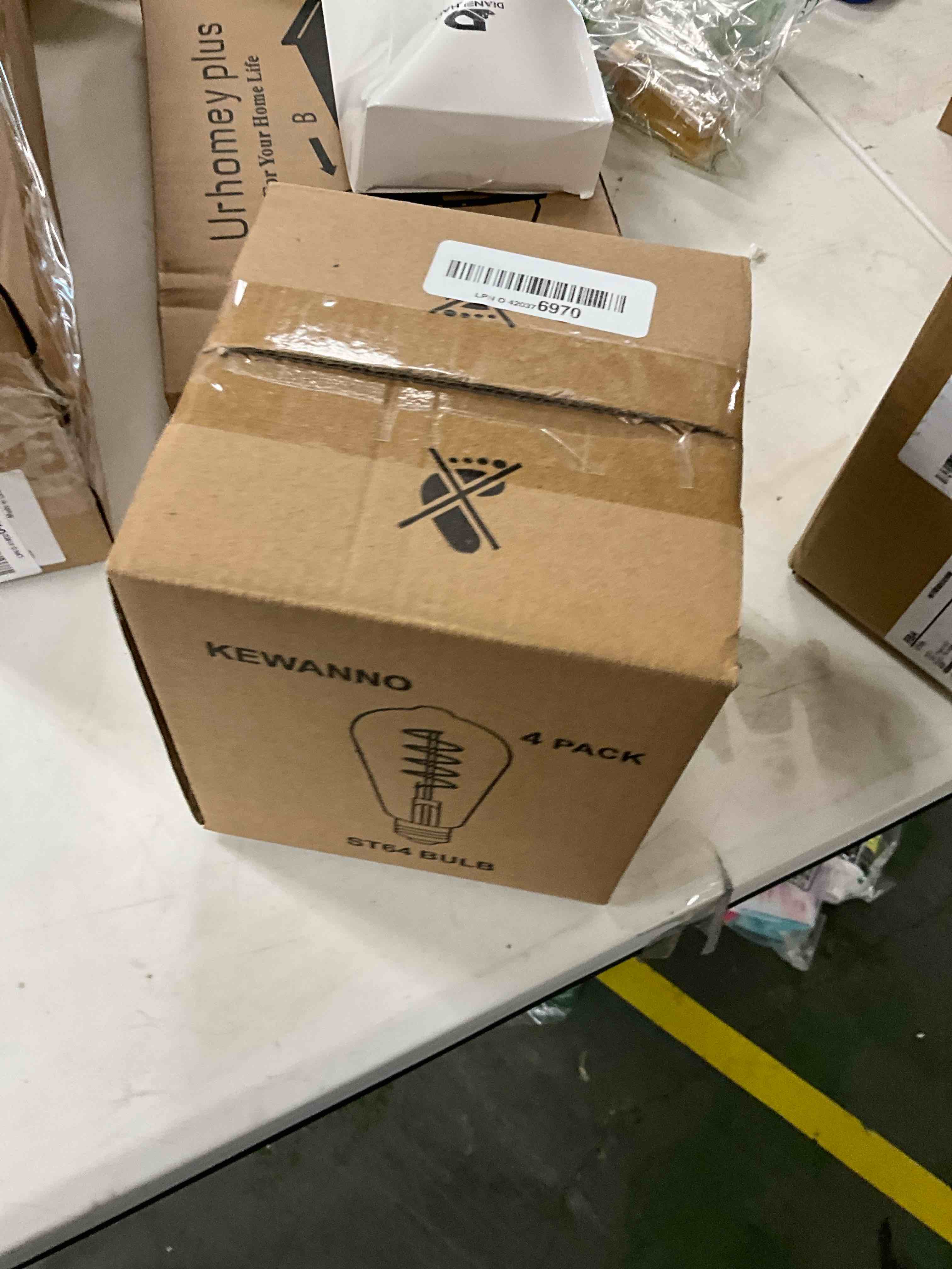Condition photo showing New/Like New for 4 Pack ST64 Edison Light Bulbs, Incandescent Light Bulb 40W, Dimmable Decorative Lightbulbs E26 E27 Bulb, Vintage Lights Bulbs for Outdoor Light Socket LightFixture
