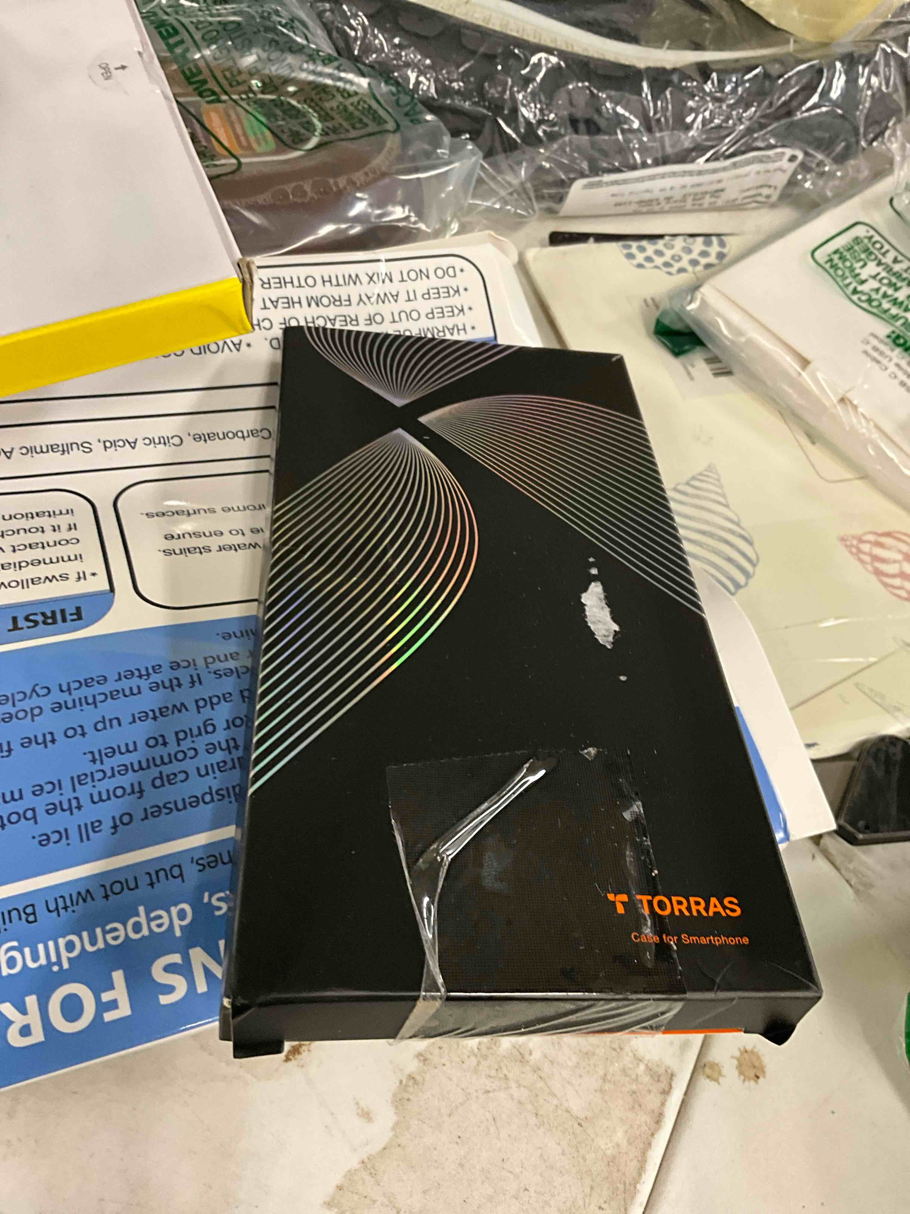 Condition photo showing Good Condition for TORRAS Shockproof for Samsung Galaxy S25 Ultra Case, [Non-Yellowing] [12FT Military-Grade Protection] Transparent Slim Case for Samsung S25 Ultra Case, Diamond Clear, Hard, 6.9'' Guardian Series