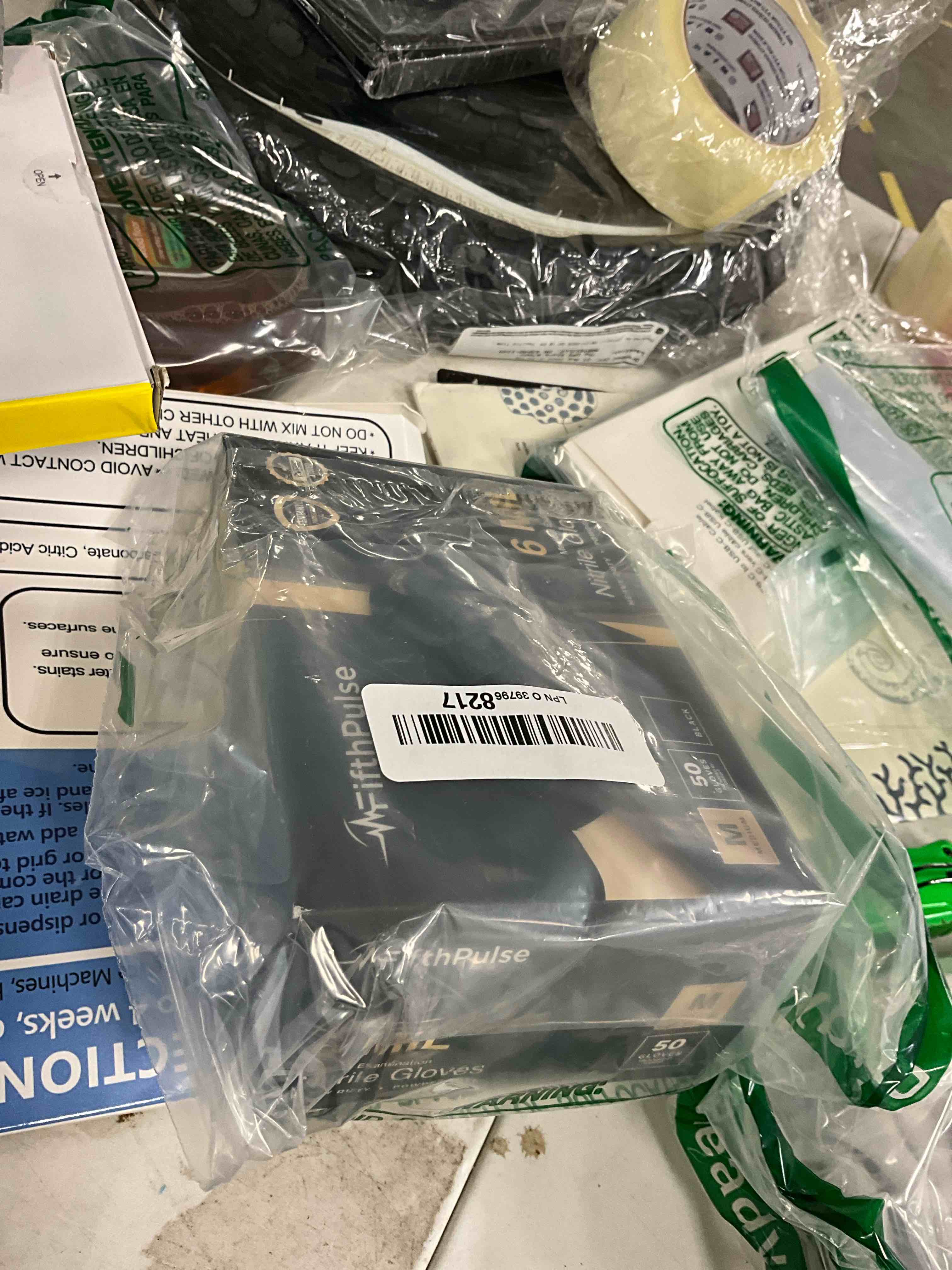 Condition photo showing Good Condition for FifthPulse 6 Mil Black Nitrile Gloves, Heavy Duty Mechanic and Food Grade Glove - Powder-Free, Latex-Free Medical Exam Gloves