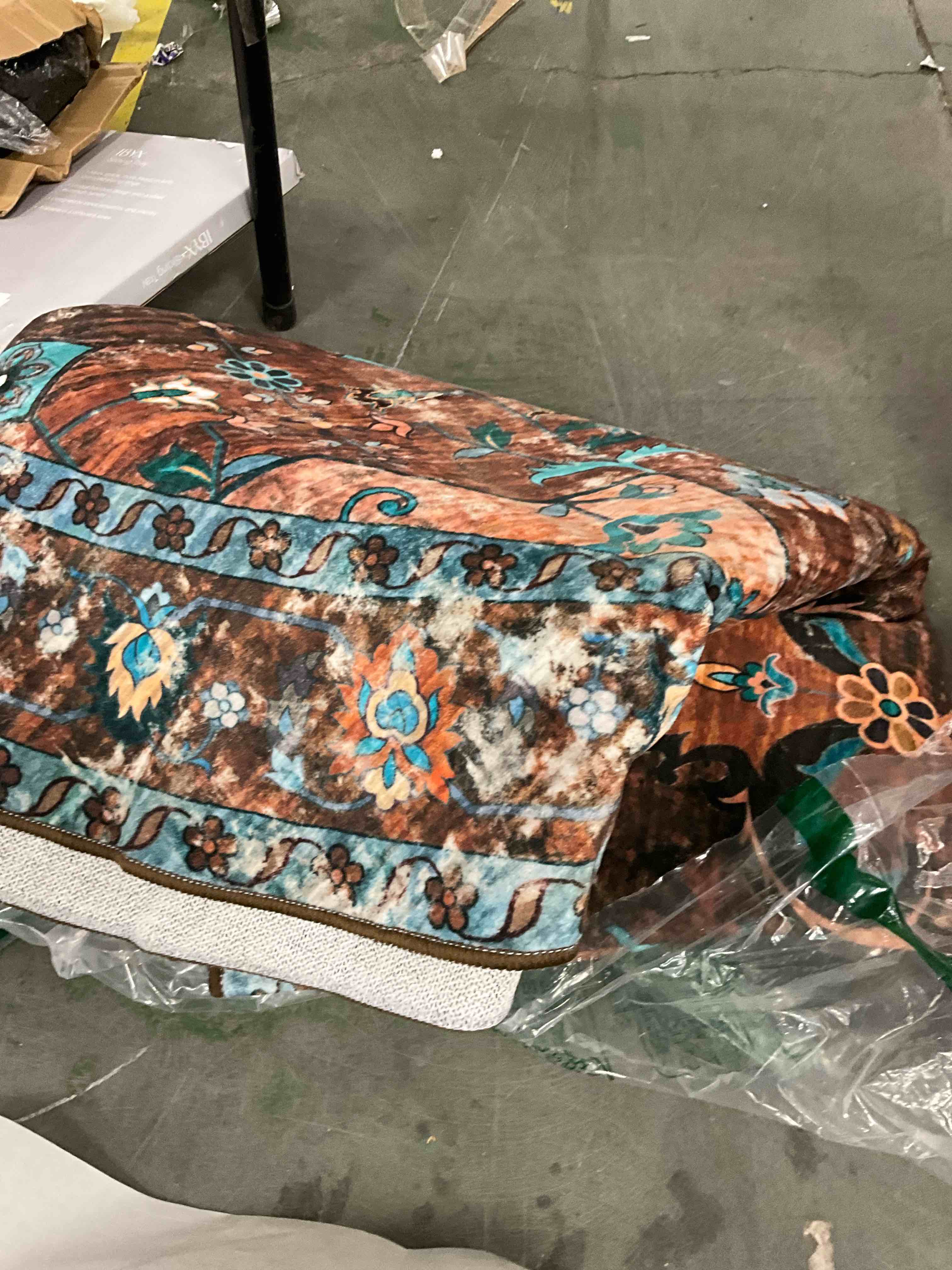 Condition photo showing Good Condition for Ciicool Washable Vintage Area Rug, 2x3ft Small Boho Rug, Ultra Soft Rugs for Entryway, Non-Slip Entry Rugs Oriental Low-Pile Indoor Mat Floor Carpet for Entrance Bedroom Kitchen Bathroom Foyer Decor Brick Red/Dull Teal 2‘ x 3'