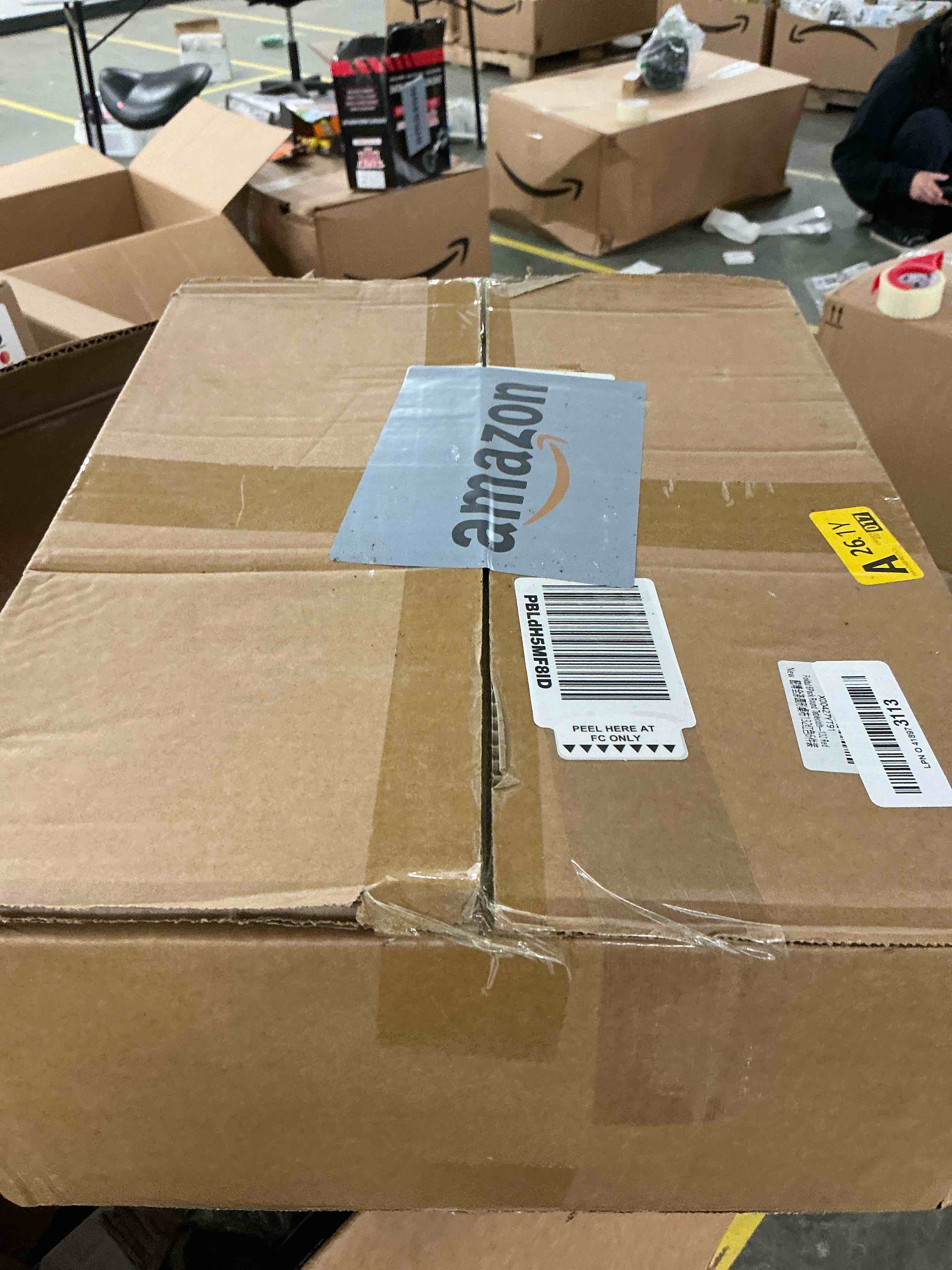 Condition photo showing New/Like New for 6 Pack Round Tablecloth, 132 Inch, Stain Resistant and Wrinkle Polyester Table Cloth, Fabric Table Cover for Kitchen Dining, Wedding, Party, Holiday Dinner-Red