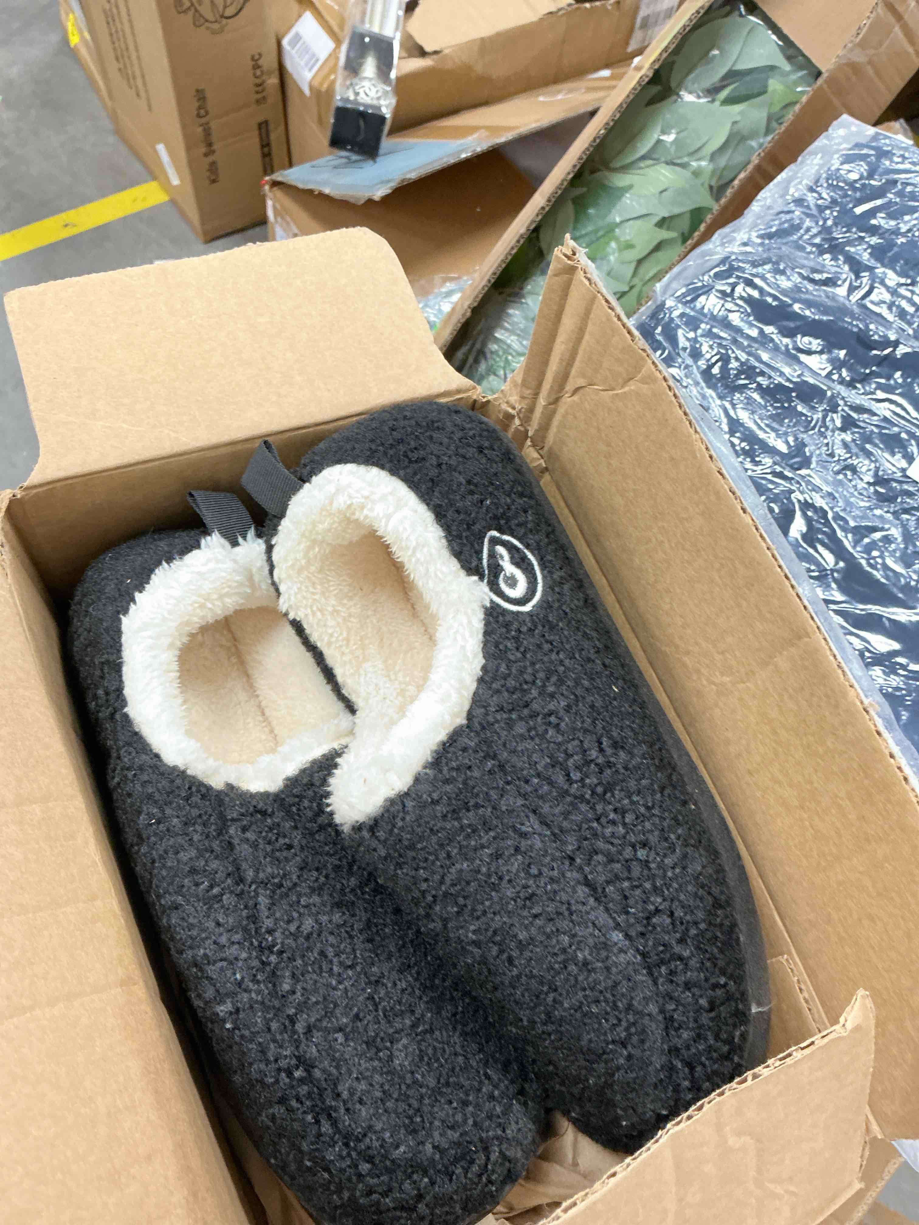 Condition photo showing New/Like New for Womens Slippers Indoor Shoes with Memory Foam Warm Plush Fleece Lined House Slipper Home Shoe Size 9.5