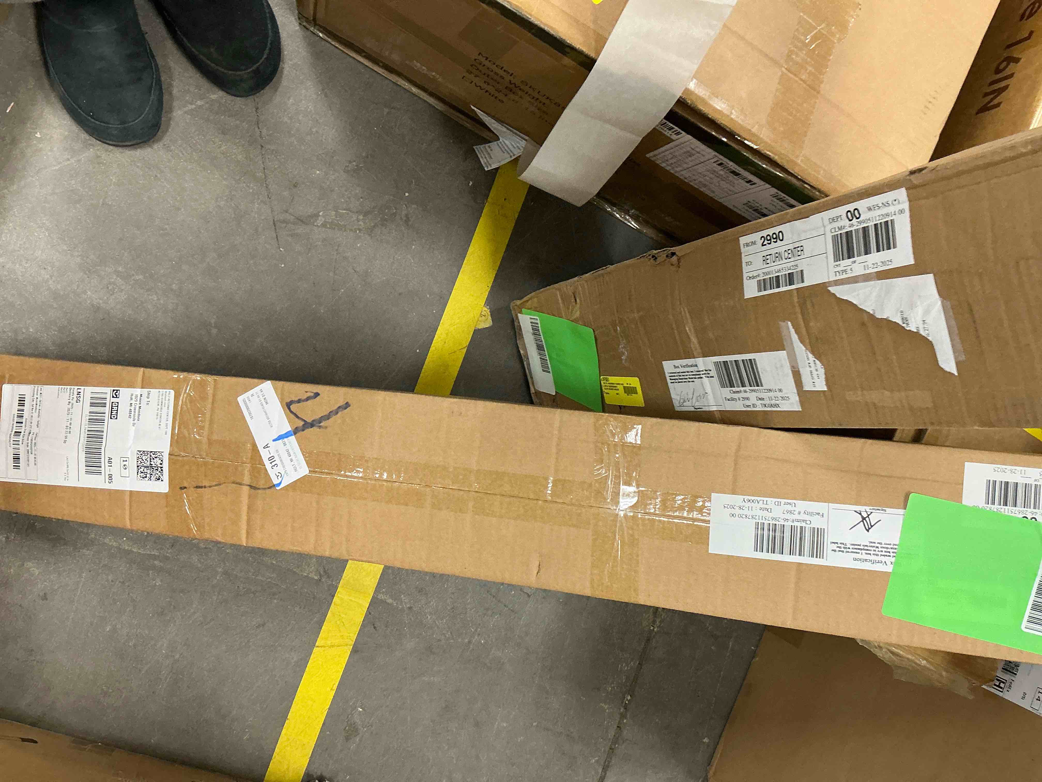 Condition photo showing Good Condition for SUSUZI 51” Single Rod Clothes Rack with Wheels – 150LBS Capacity Garment Rack, 6 Hooks & Bottom Storage for Bedroom/Closet, Black