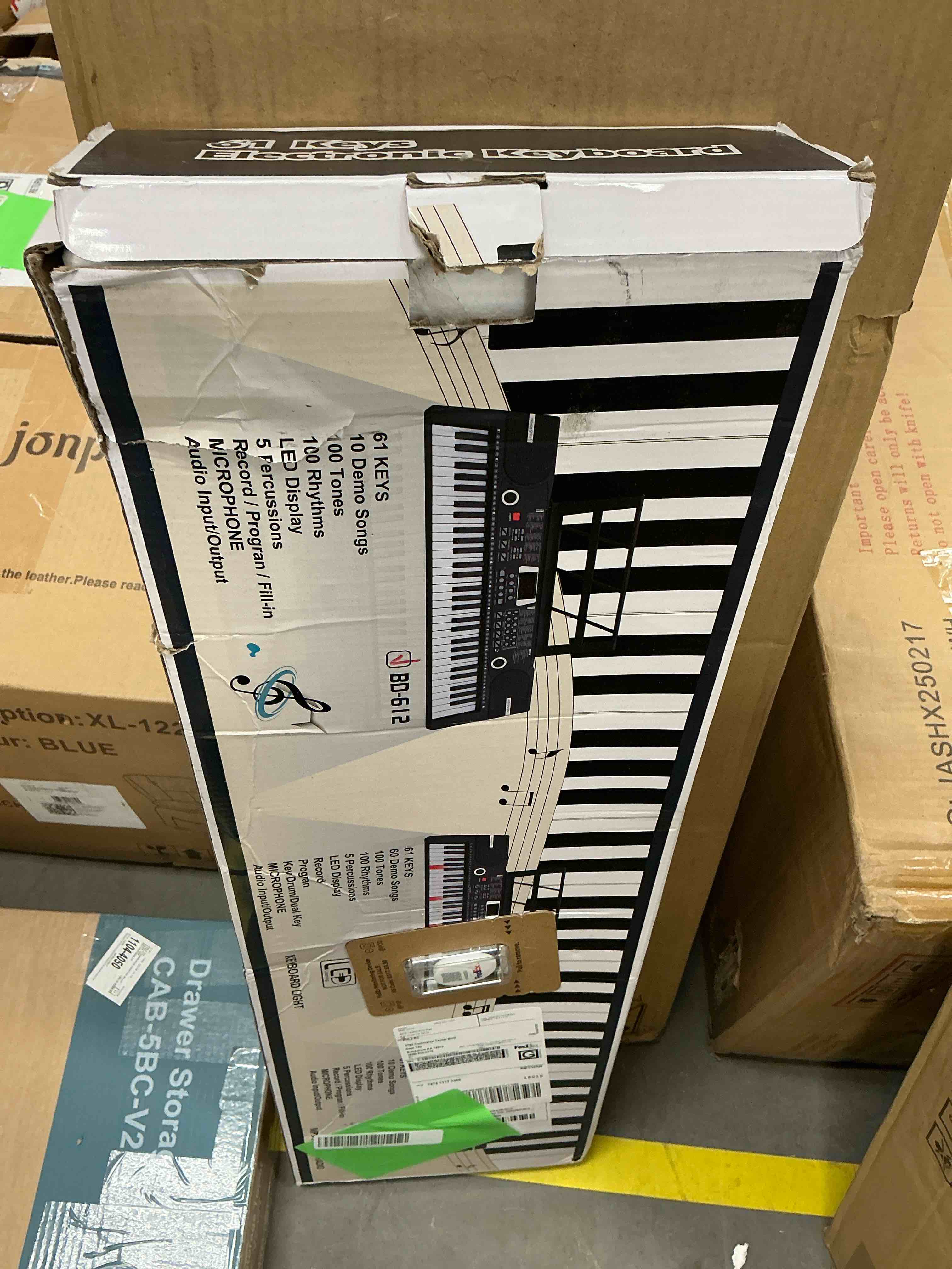 Condition photo showing New/Like New for Mixfeer 61 Key Keyboard Piano  Electronic Piano with Built-In Speaker  Microphone  Sheet Stand and Power Supply  Portable Keyboard for Beginners  Pink