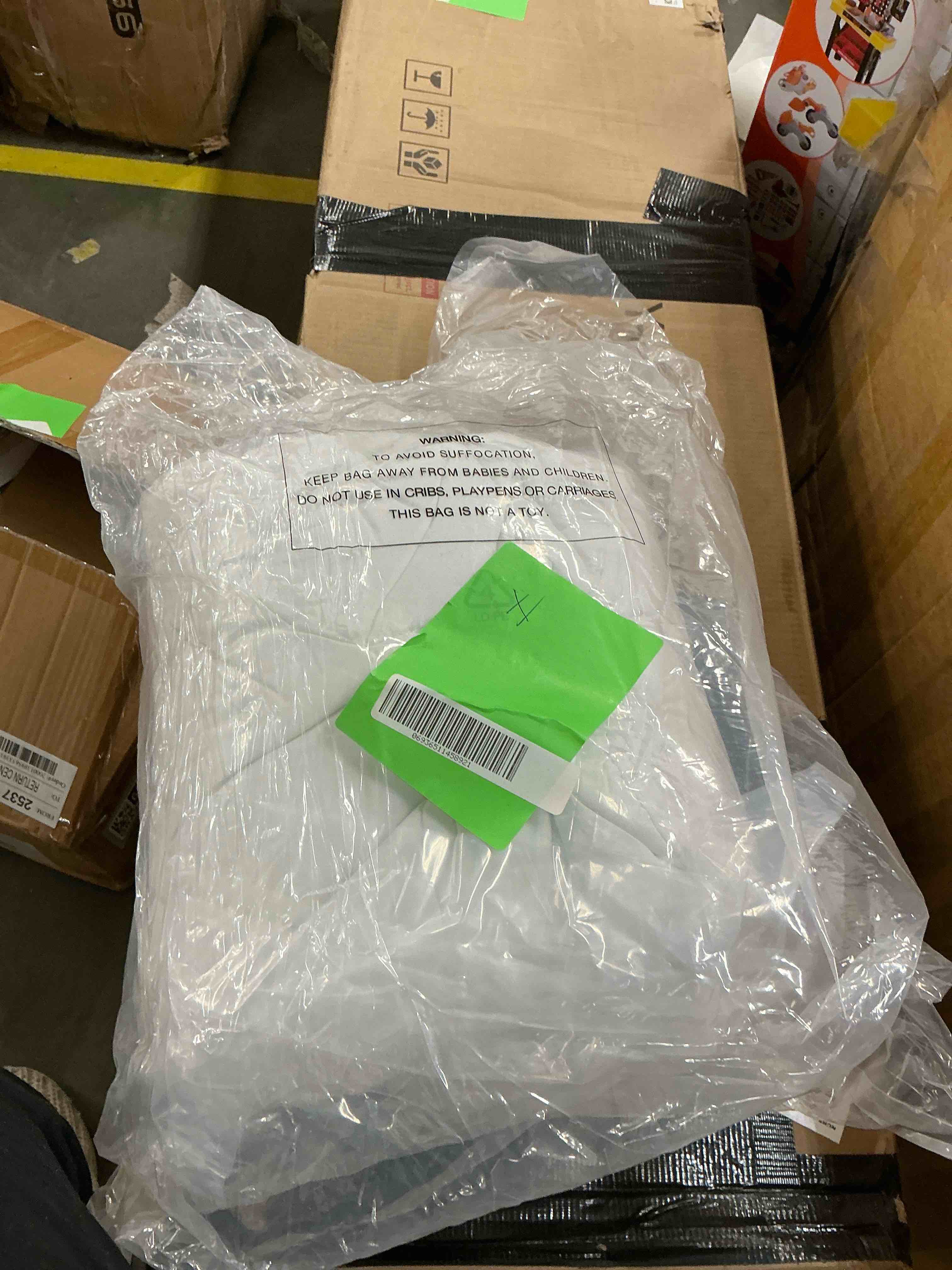 Condition photo showing Good Condition for EMONIA 100% 400TC Mattress Topper Full for Back Pain, 900GSM Mattress Pad Pillow Top, Quilted Fitted Mattress Protector Cover with 8-21" Deep Elastic Pocket, Soft Comfort Breathable (White, Full )