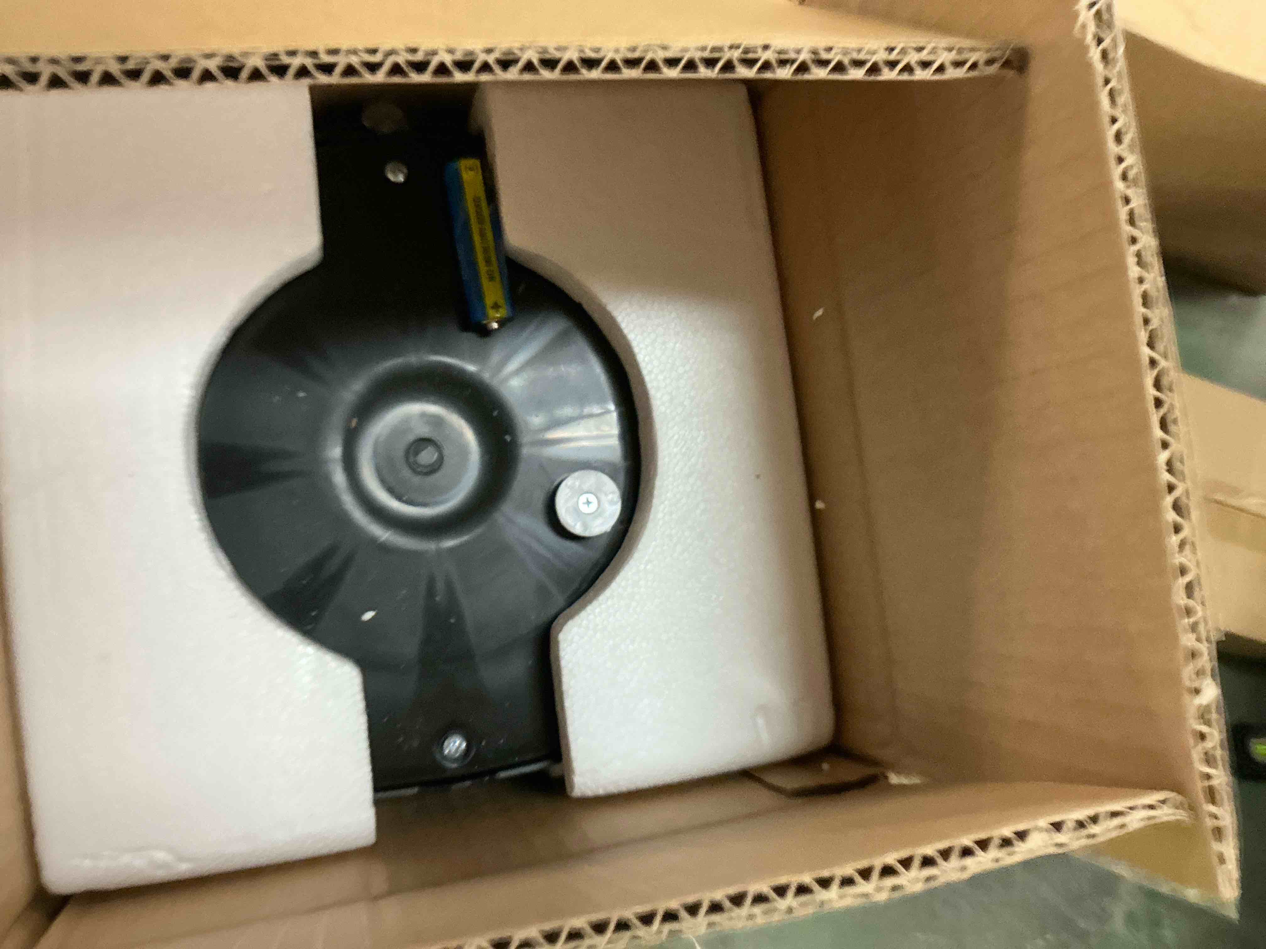 Condition photo showing New/Like New for NFTIGB 24 inch Space Heater, 1500W Quiet Oscillating Ceramic Heater for Large Room, PTC Electric Heater with Realistic 3D Flame Effect, Remote Control, Thermostat, for Office, Bedroom, Indoor Use