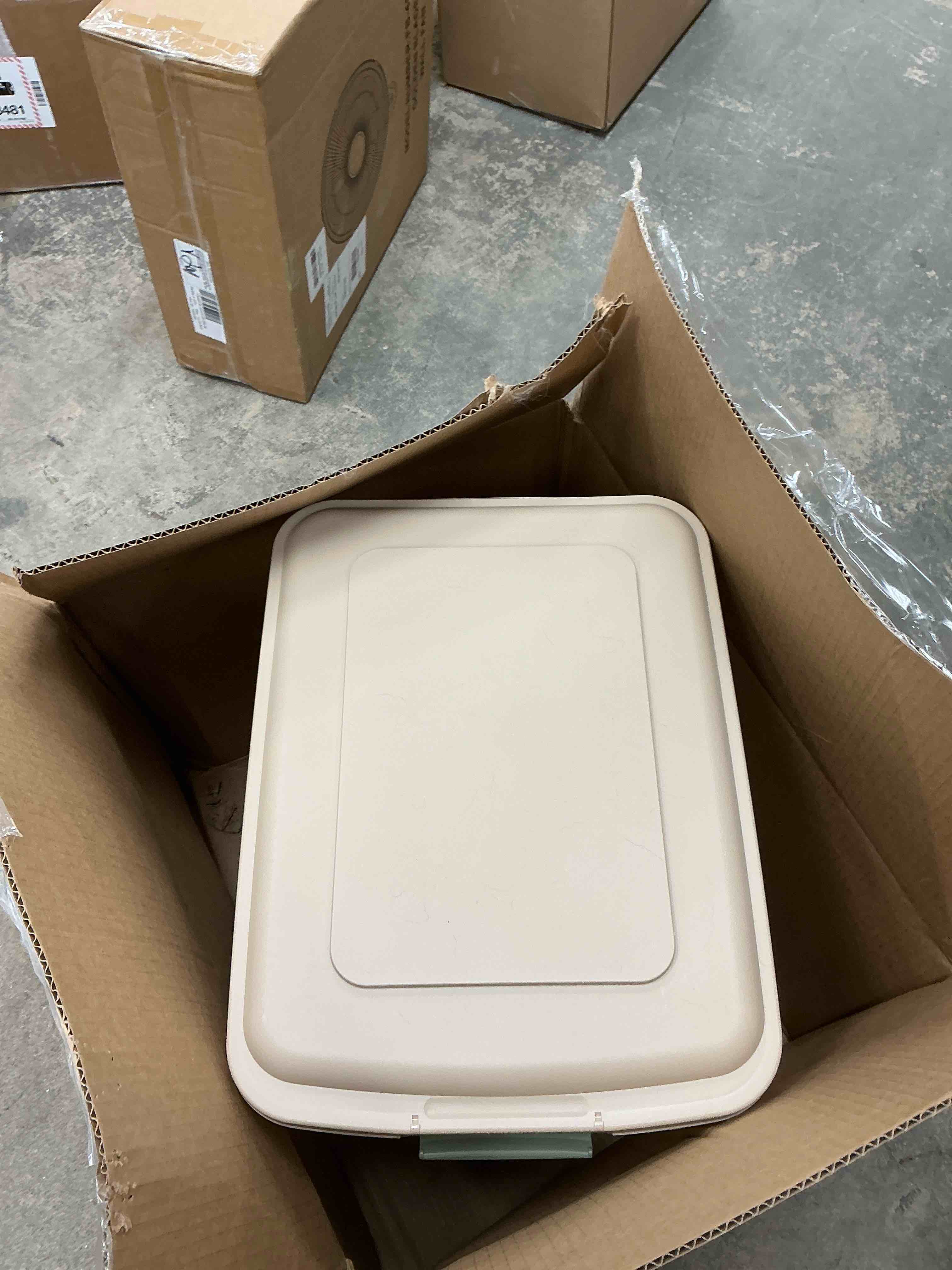 Condition photo showing Good Condition for IRIS USA Airtight Dog Food Storage Container, WeatherPro, Up to 40 lbs, Removable Wheels, for Dog Cat Bird and Other Pet Food Storage Bin, Keep Fresh, Translucent Body, Made in USA, Pearl/Almond Pearl/Almond 40.0 Pounds ( no Wheels )
