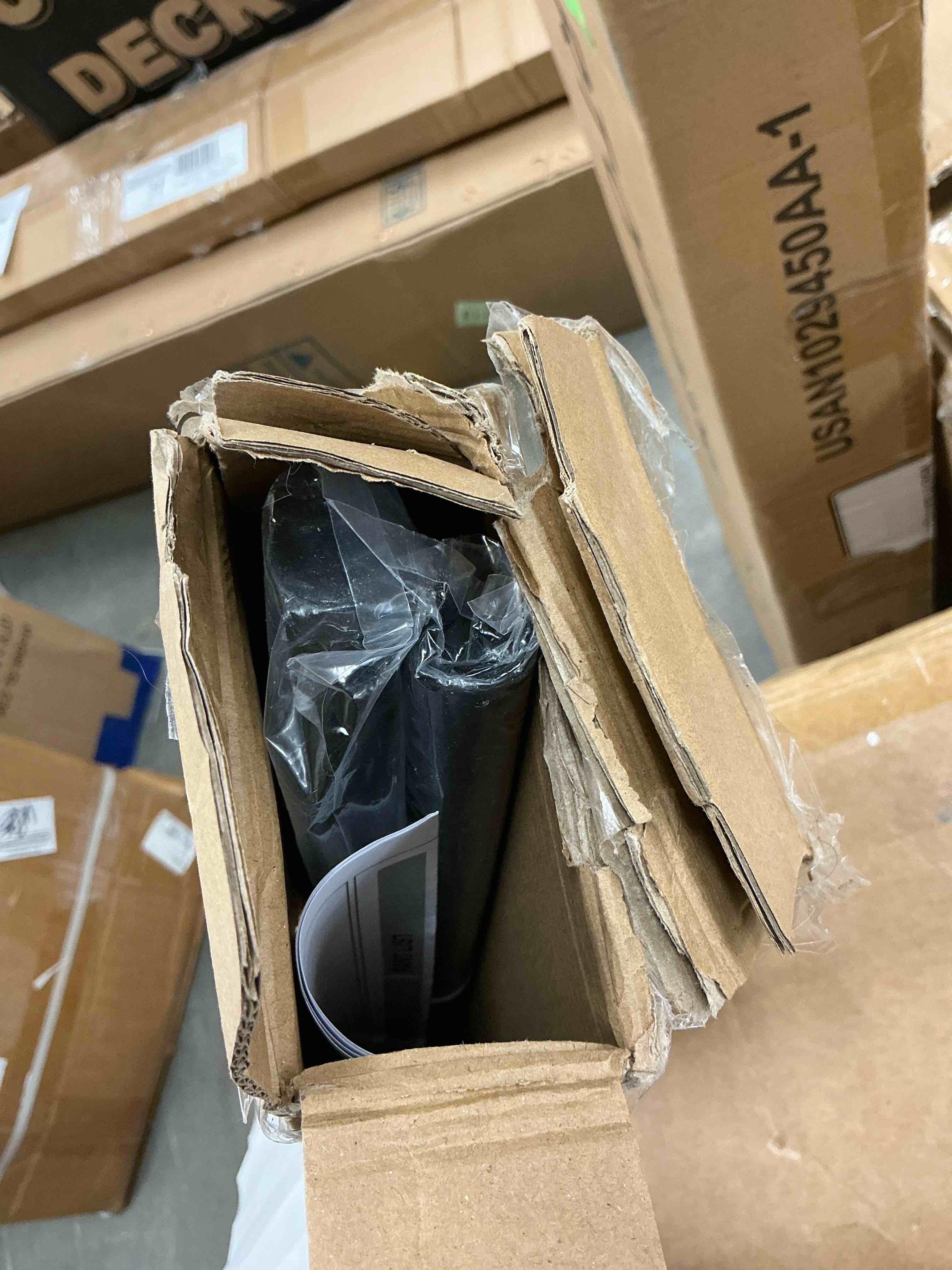 Condition photo showing New/Like New for Yeabett Curved Shower Curtain Rod 43-72 Inches Adjustable, Shower Rods for Bathroom Aluminum Rustproof, Round shower curtain rod Expandable, Black