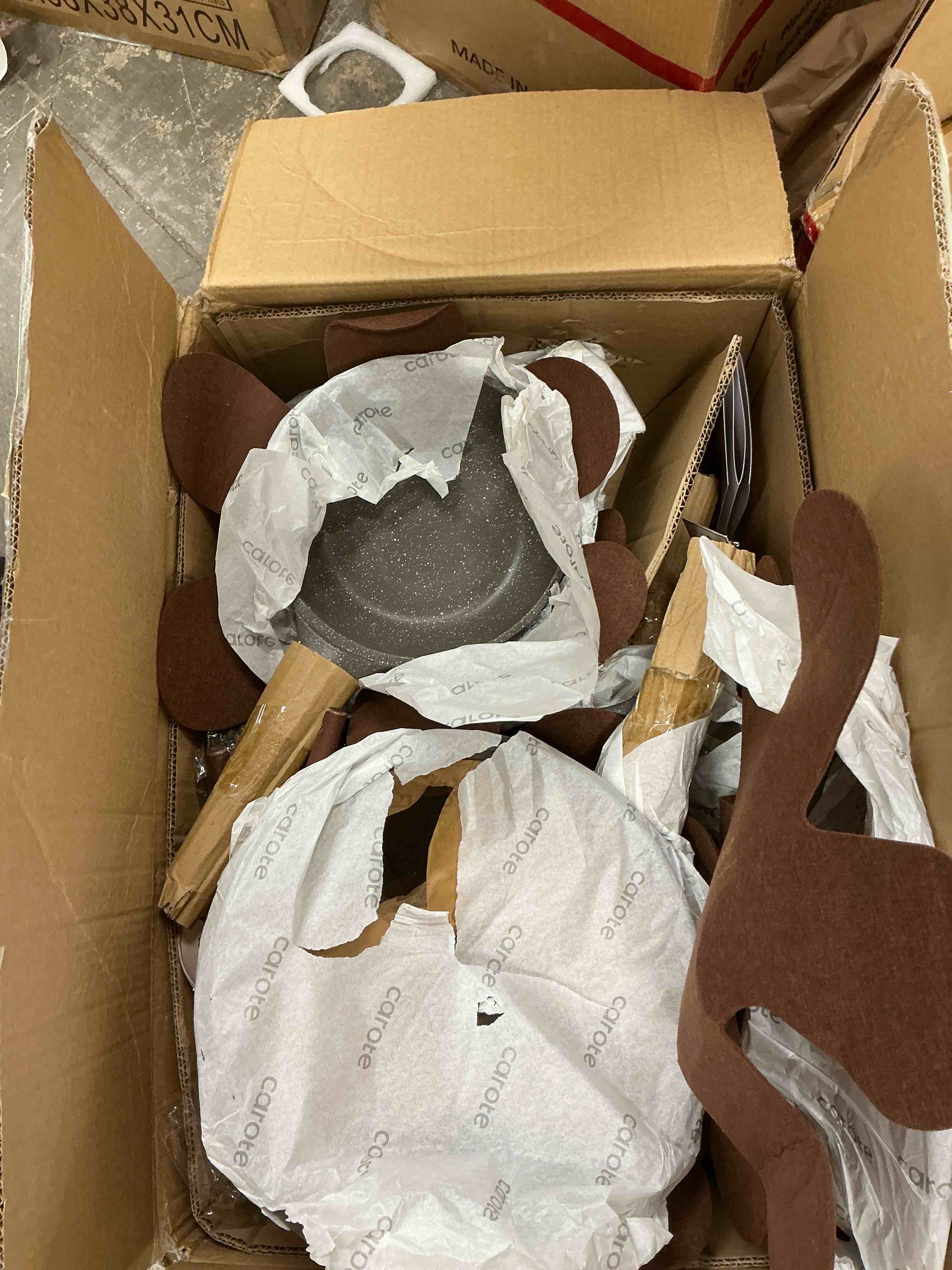 Condition photo showing Good Condition for CAROTE 25PCS Ceramic Cookware Set, Pots and Pans set Non Stick, RV Kitchen Cooking Set Removable Handles, Oven Safe, Induction Cookware, Non-toxic Kitchen Cooking Set, 