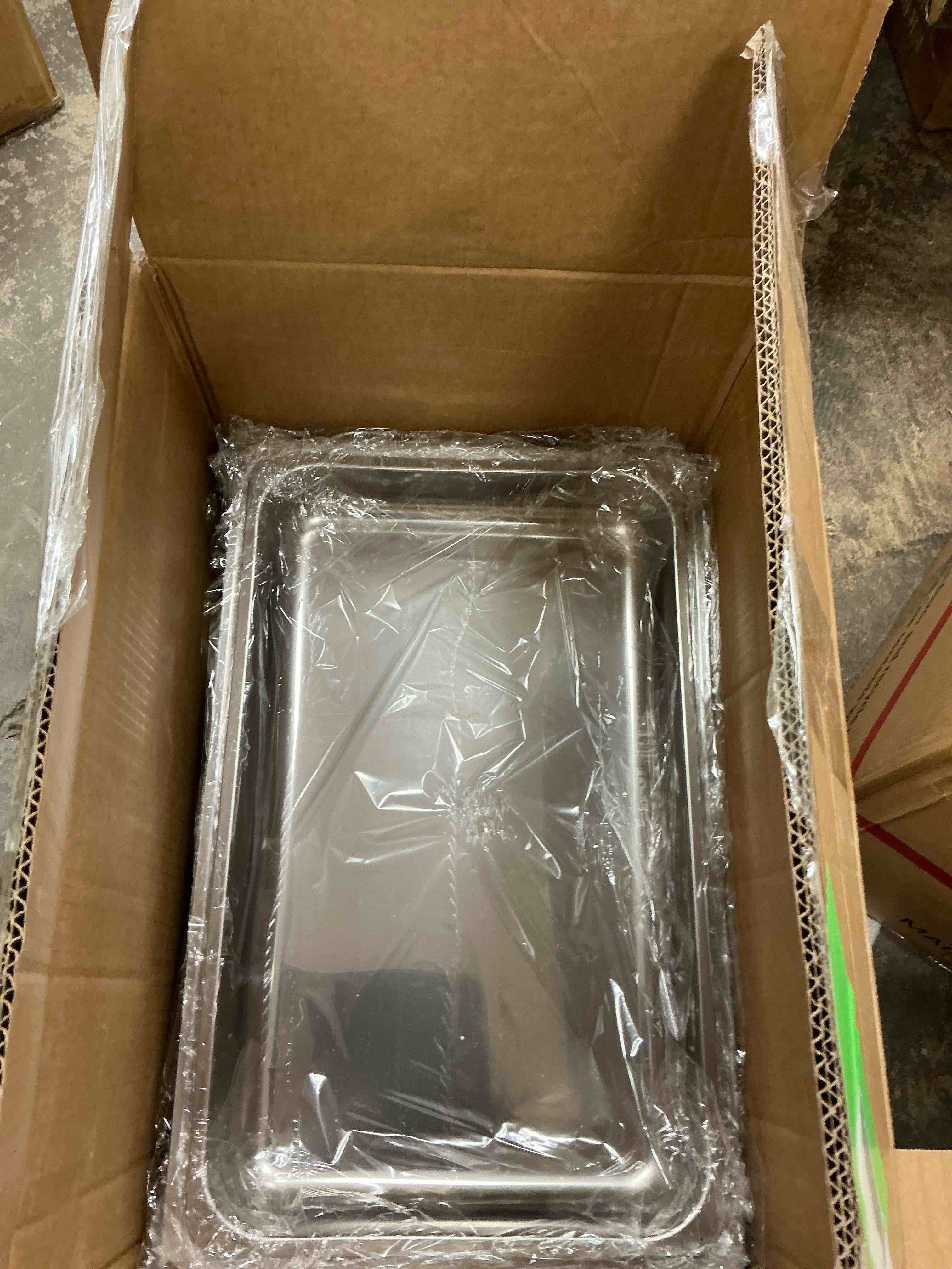 Condition photo showing As Is for 6-Pack Chafing Dish Buffet Set 9Qt Foldable Rectangular Chafer Set  Stainless Steel Catering Warmer Set W/Full Size Water Pan  Food Pan  Fuel Holder for Cooked Food Insulation