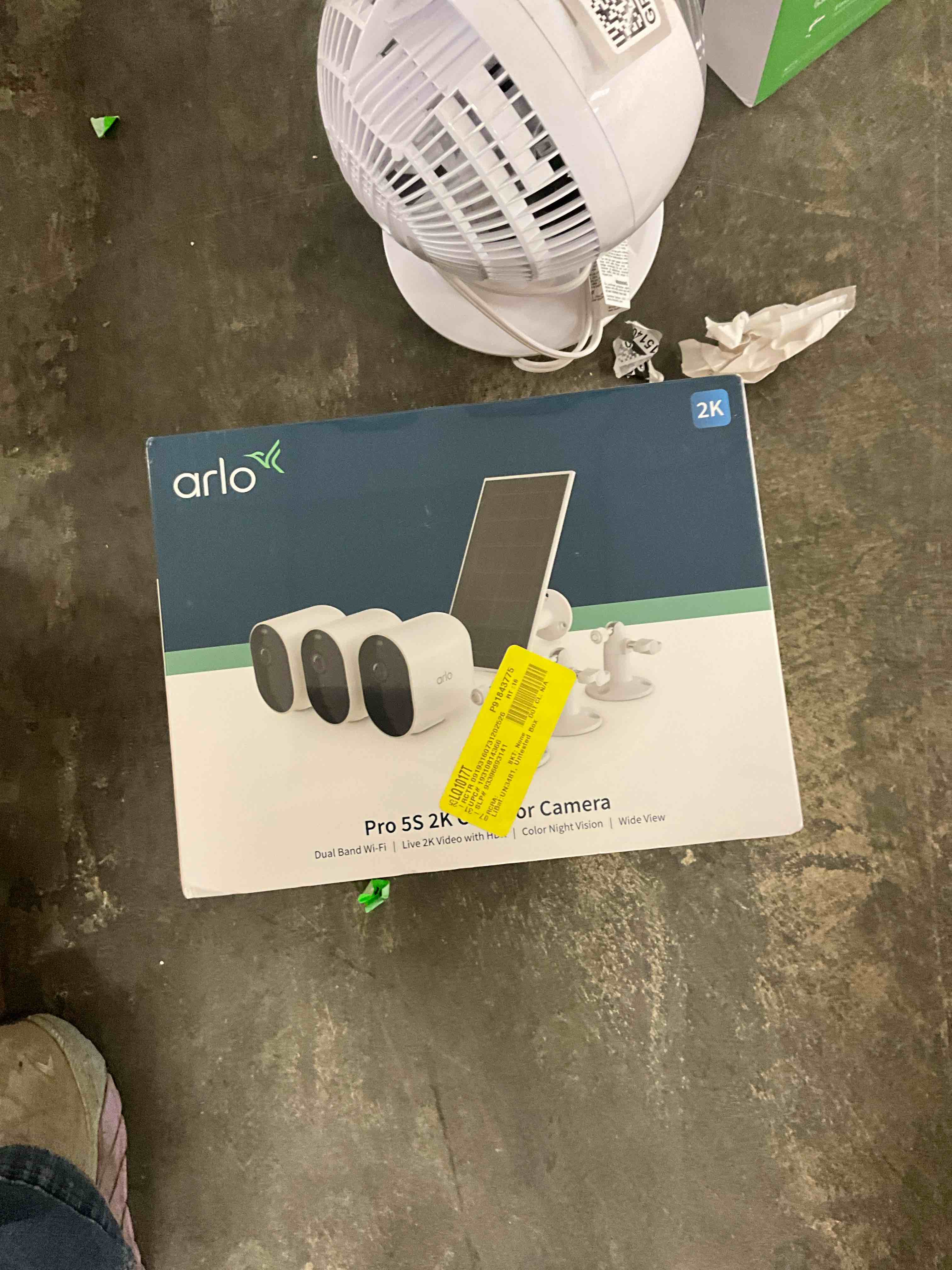 Condition photo showing New/Like New for Arlo VMK4360P-1SCNAS Pro 5S 2K Spotlight Camera, 3 Cameras & 1 Solar Panel, White