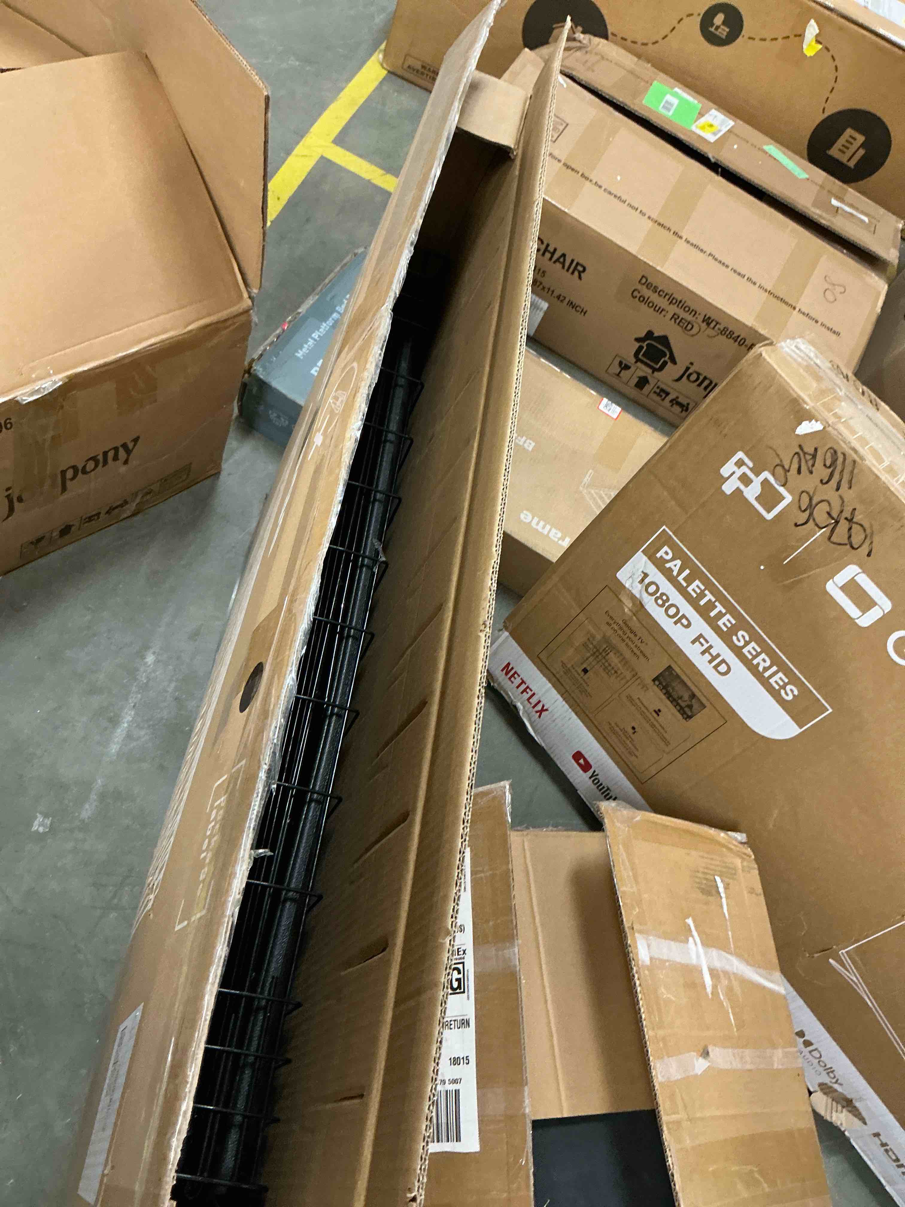 Condition photo showing Good Condition for CONCETTA 36 inch Double-Door Folding Dog Crate, Portable Small Cage with Divider, Leak-Proof Tray