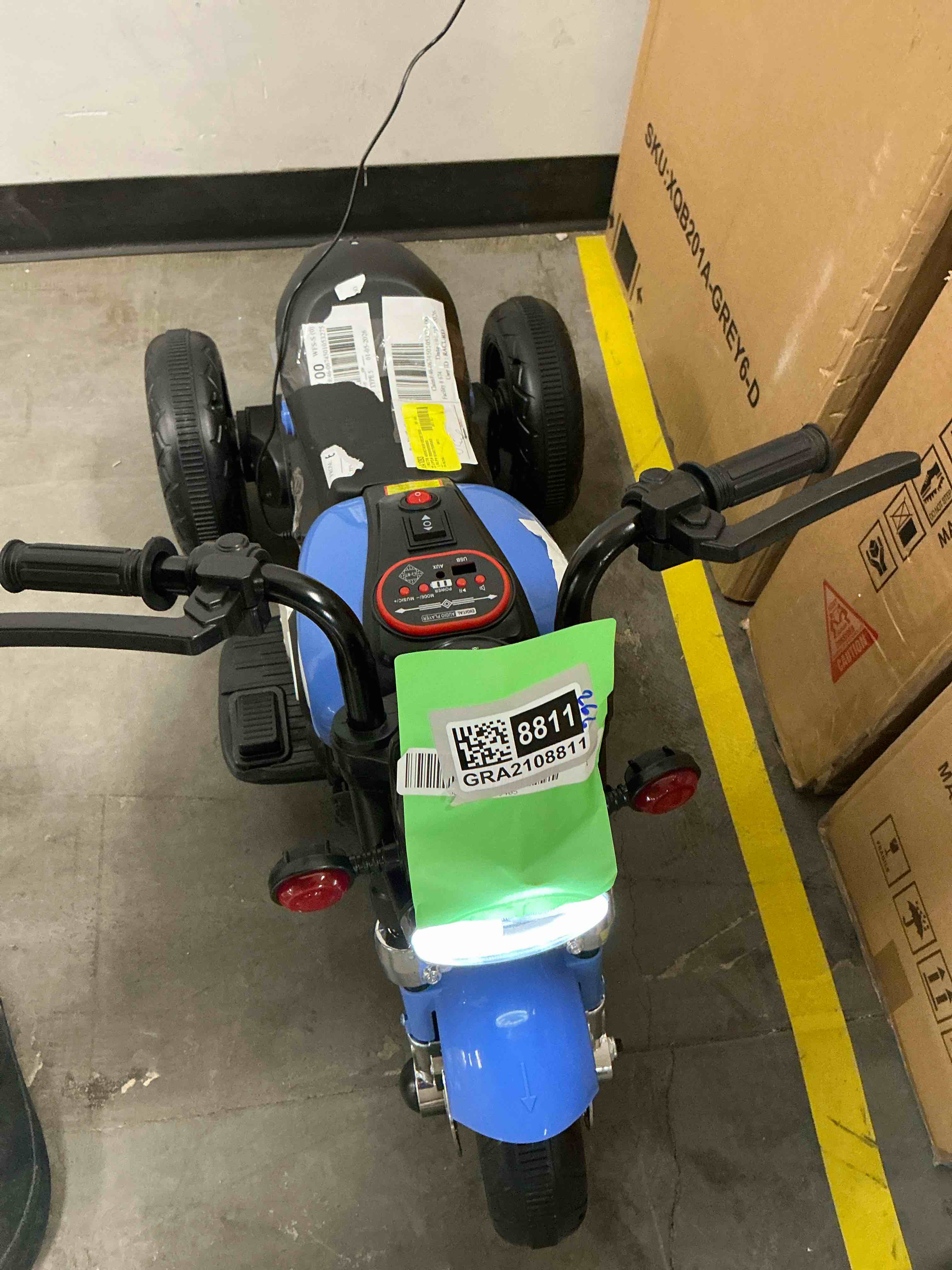 Condition photo showing Good Condition for Bruce&Shark Kids Electric Motorcycle Ride-on Toy with Headlights 3 Wheels Dual Motor Car for Children Boys Girls Blue