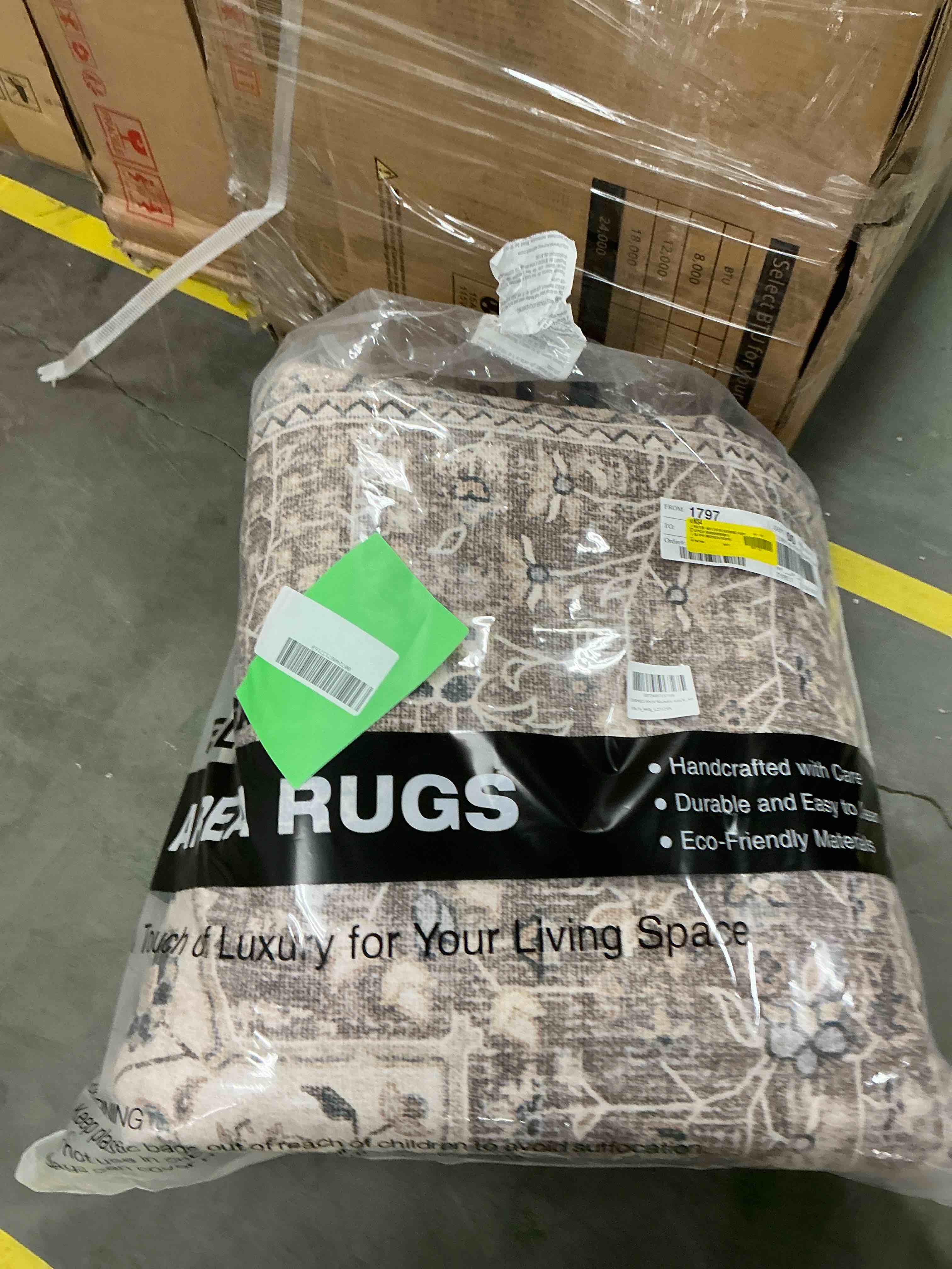 Condition photo showing New/Like New for UERMEI 10'x14' Washable Area Rugs for Living Room, Vintage Floral Boho Printed Carpet, Non Slip Indoor Rug for Bedroom Home Decor Carpets - Brown