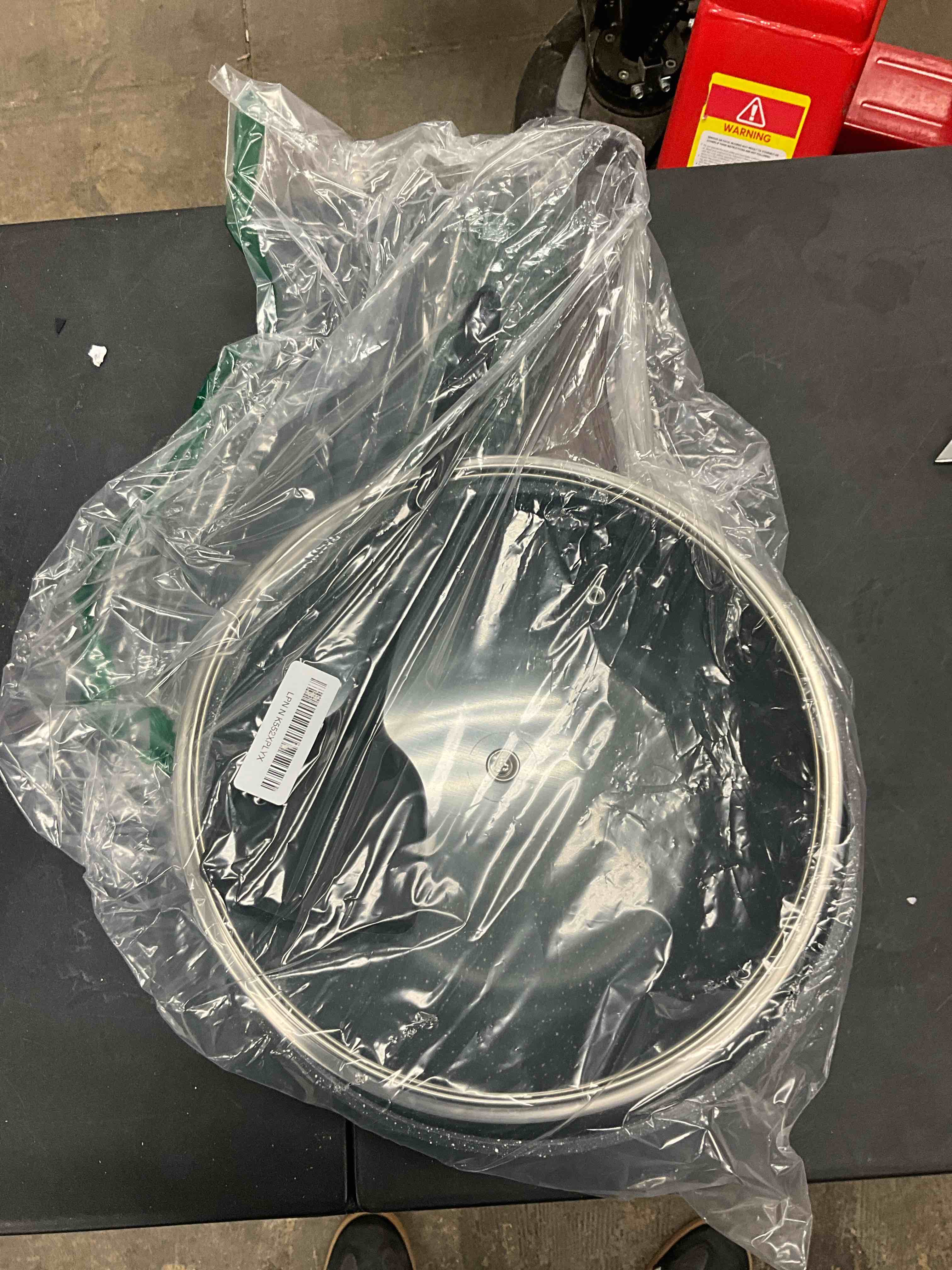 Condition photo showing New/Like New for Kordisen Nonstick Wok with Lid, 12 Inch Woks & Stir-fry Pans, Granite Stone Coating for Cooking, Induction Cookware, Compatible with All Stovetops, PFOA Free Black