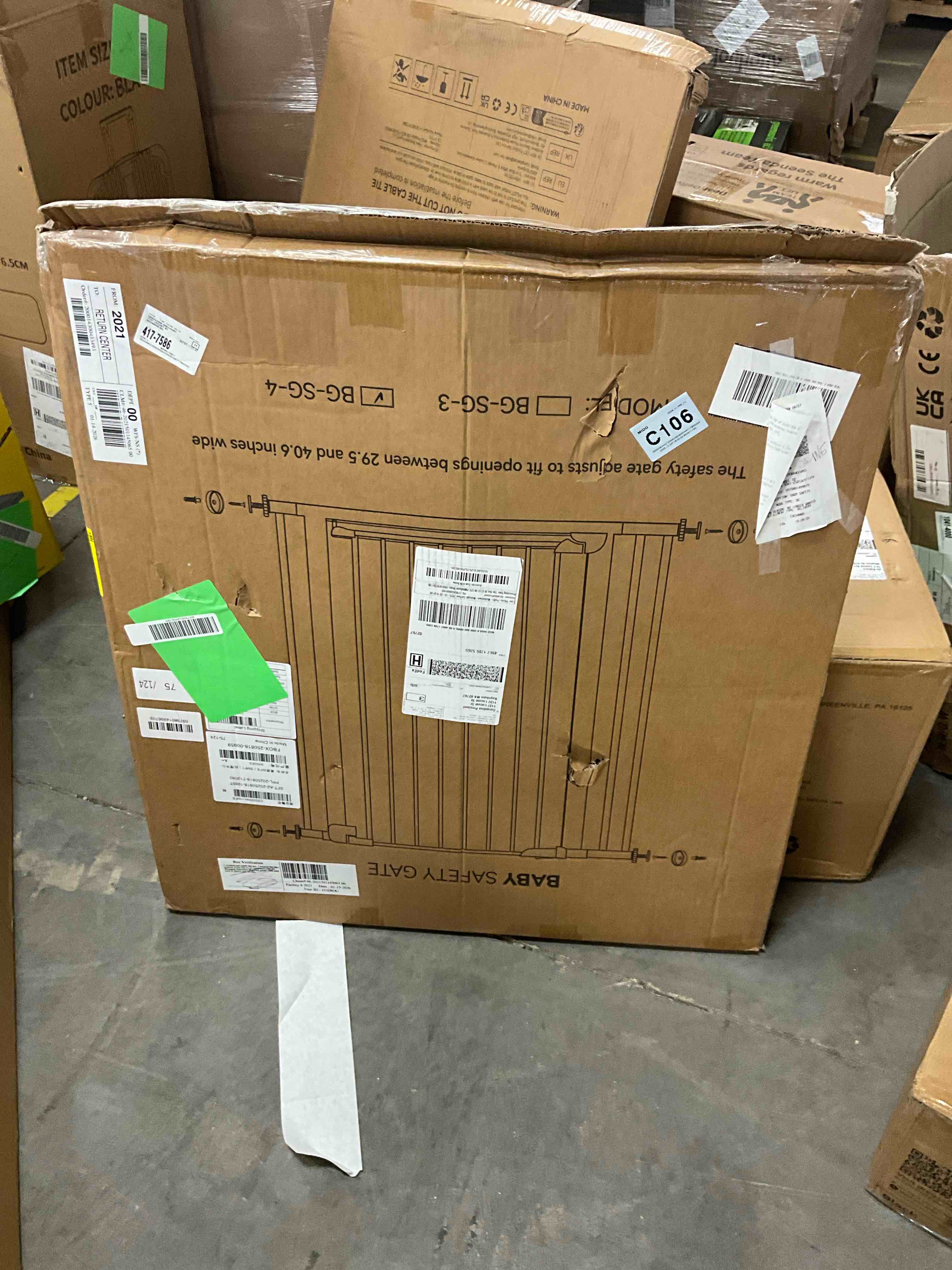 Condition photo showing Good Condition for Baby Safety Gate, Baby Gates for Top Stairs Doorway, 29.5''- 40.5''Wide Pressure Mount, Black