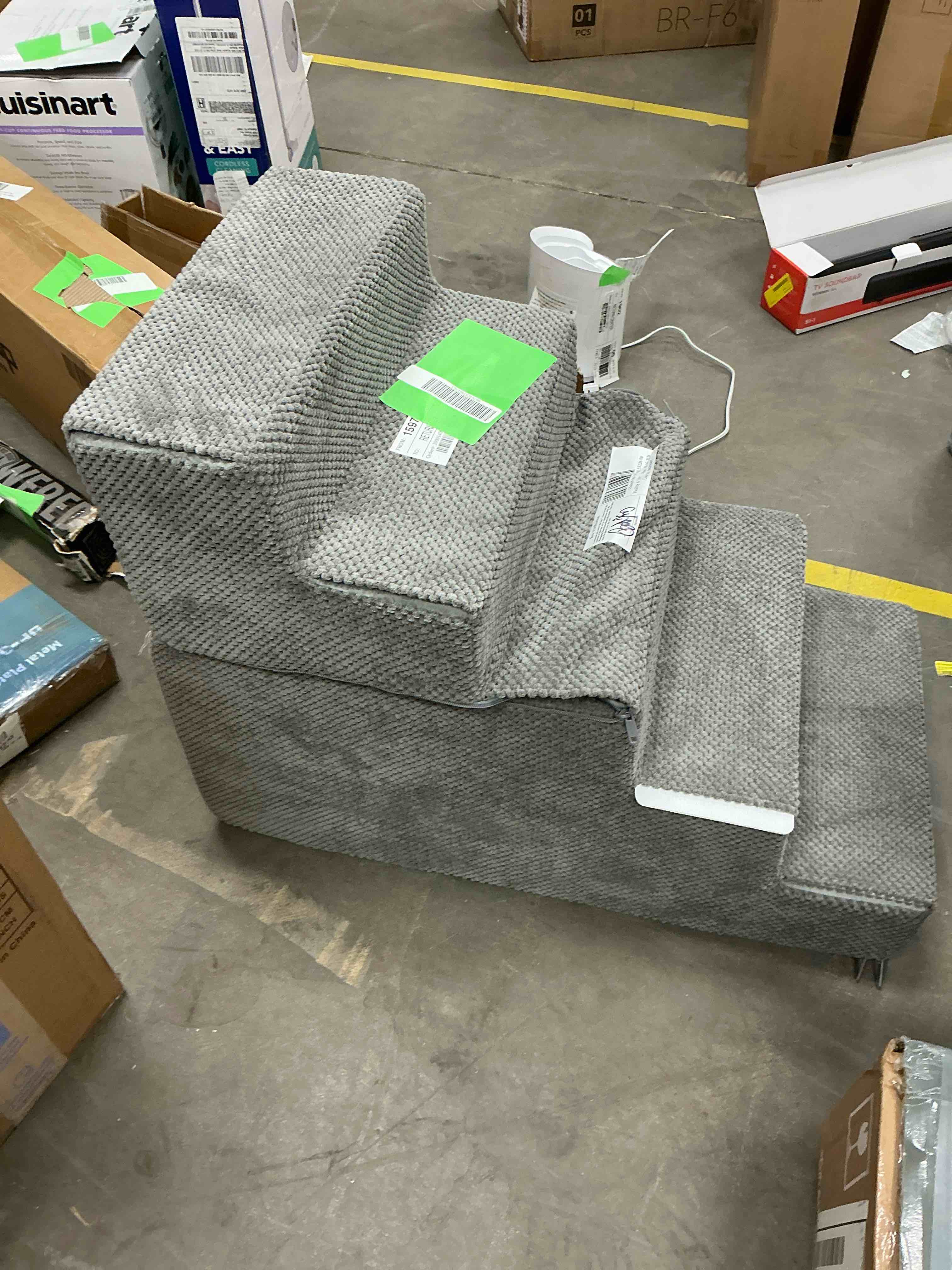 Condition photo showing Good Condition for Dog Stairs for High Bed 22.6" H,5-Step Dog Steps for Small Dogs and Cats,Indoor Non-Slip Balanced Pet Stairs are Suitable for Puppy,Older Cat,Grey