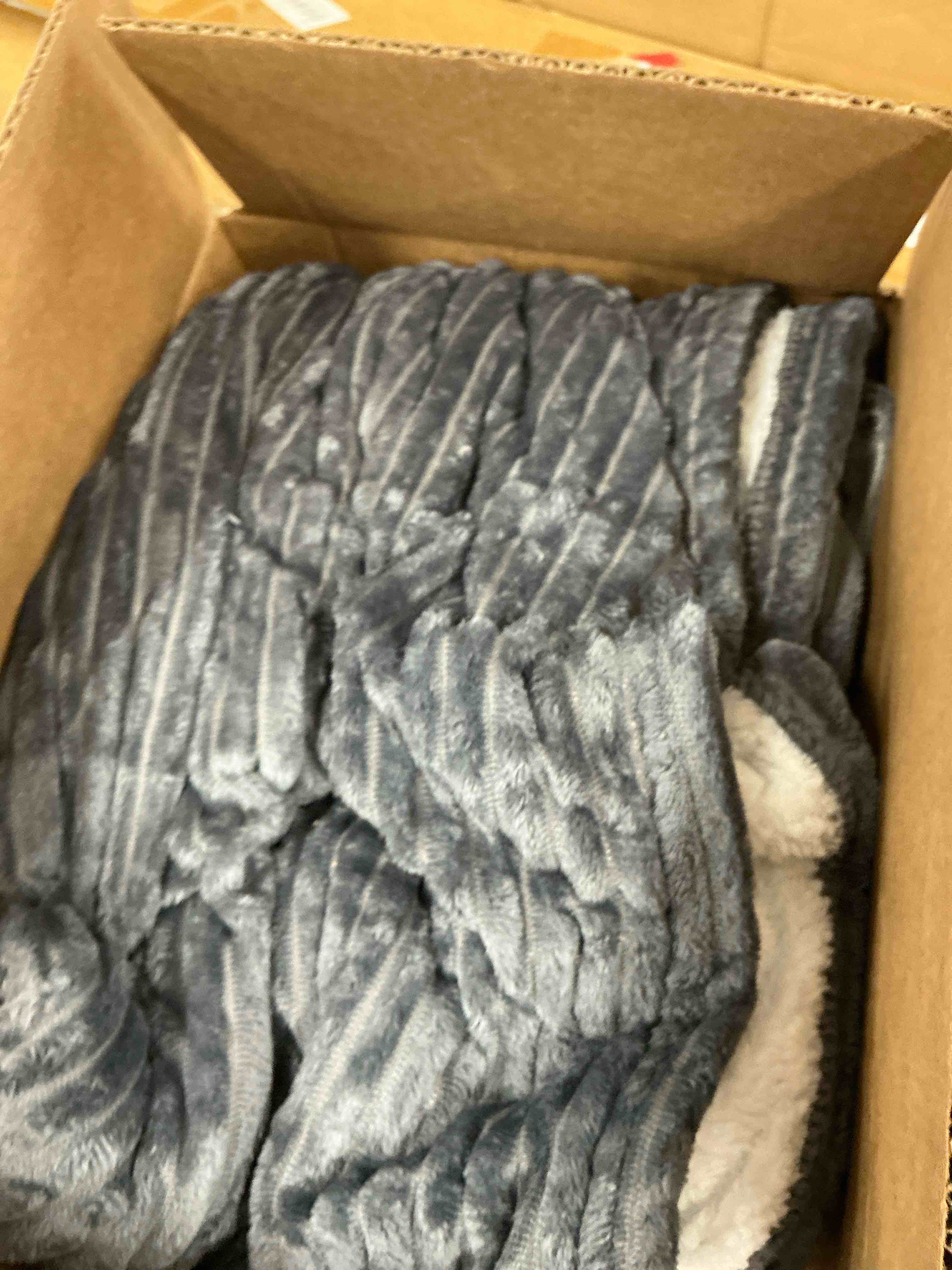 Condition photo showing Good Condition for SOMITO Heated Blanket Electric Blanket Twin (62x84 Inches,Gray)