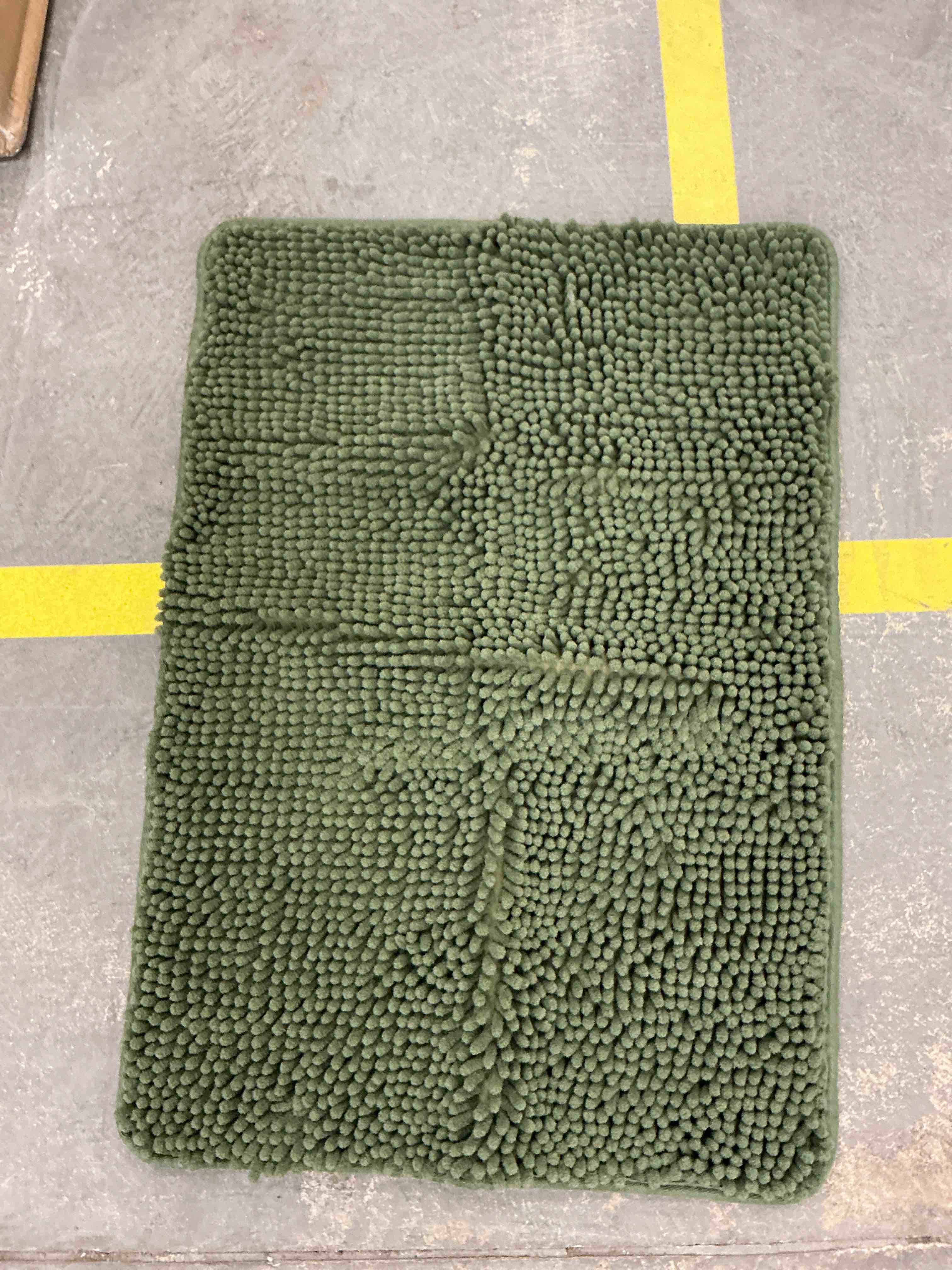 Condition photo showing Good Condition for Softlife Luxury Soft Bathroom Non-Slip Rug Shaggy Bath Mat,Olive Green