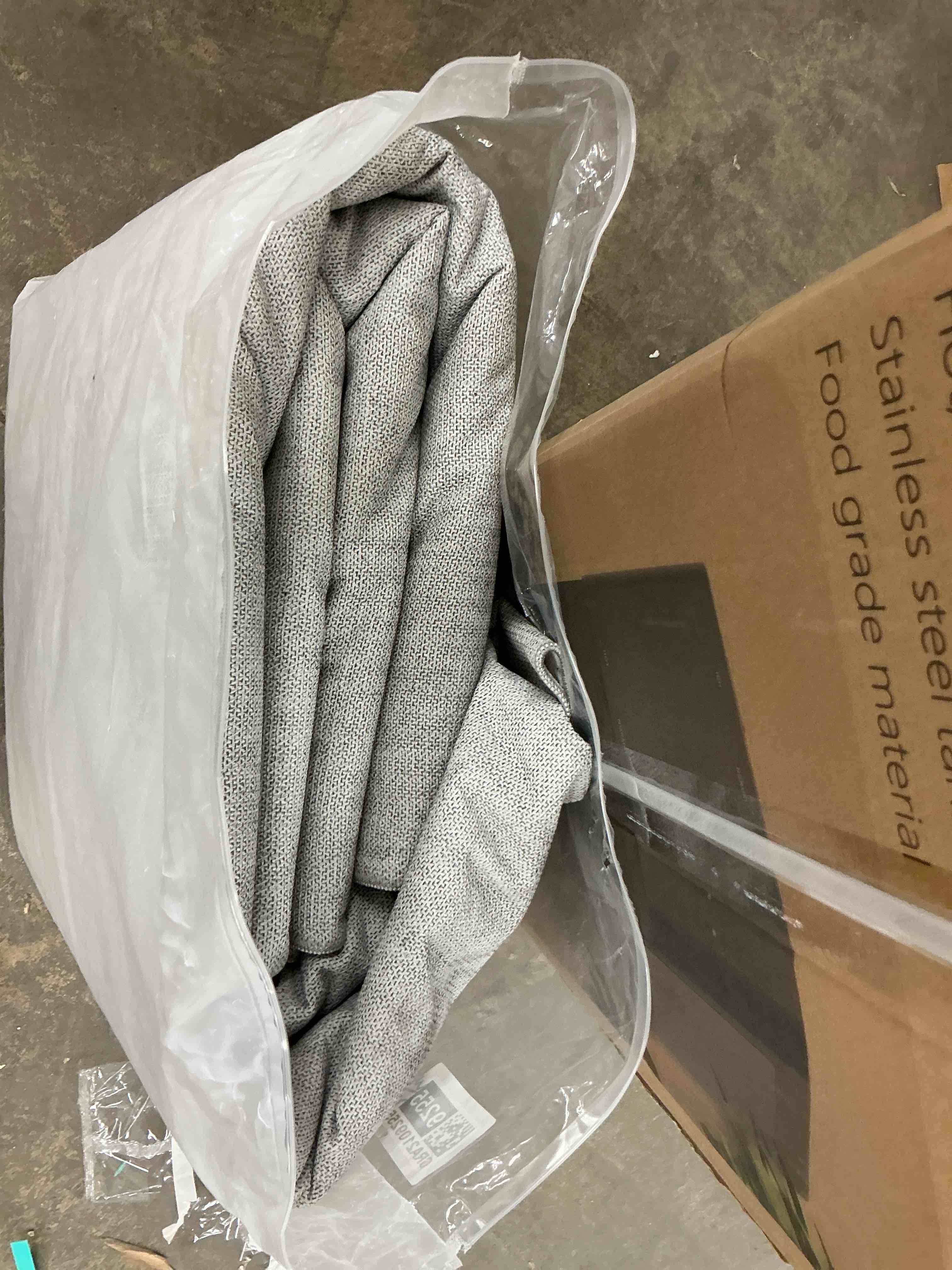 Condition photo showing Good Condition for Toyoso Area Rug Living Room Rugs - 9x12 Large Soft Indoor Neutral Modern Abstract Low Pile Washable Rug Carpet for Bedroom Dining Room Farmhouse Home Office - Grey