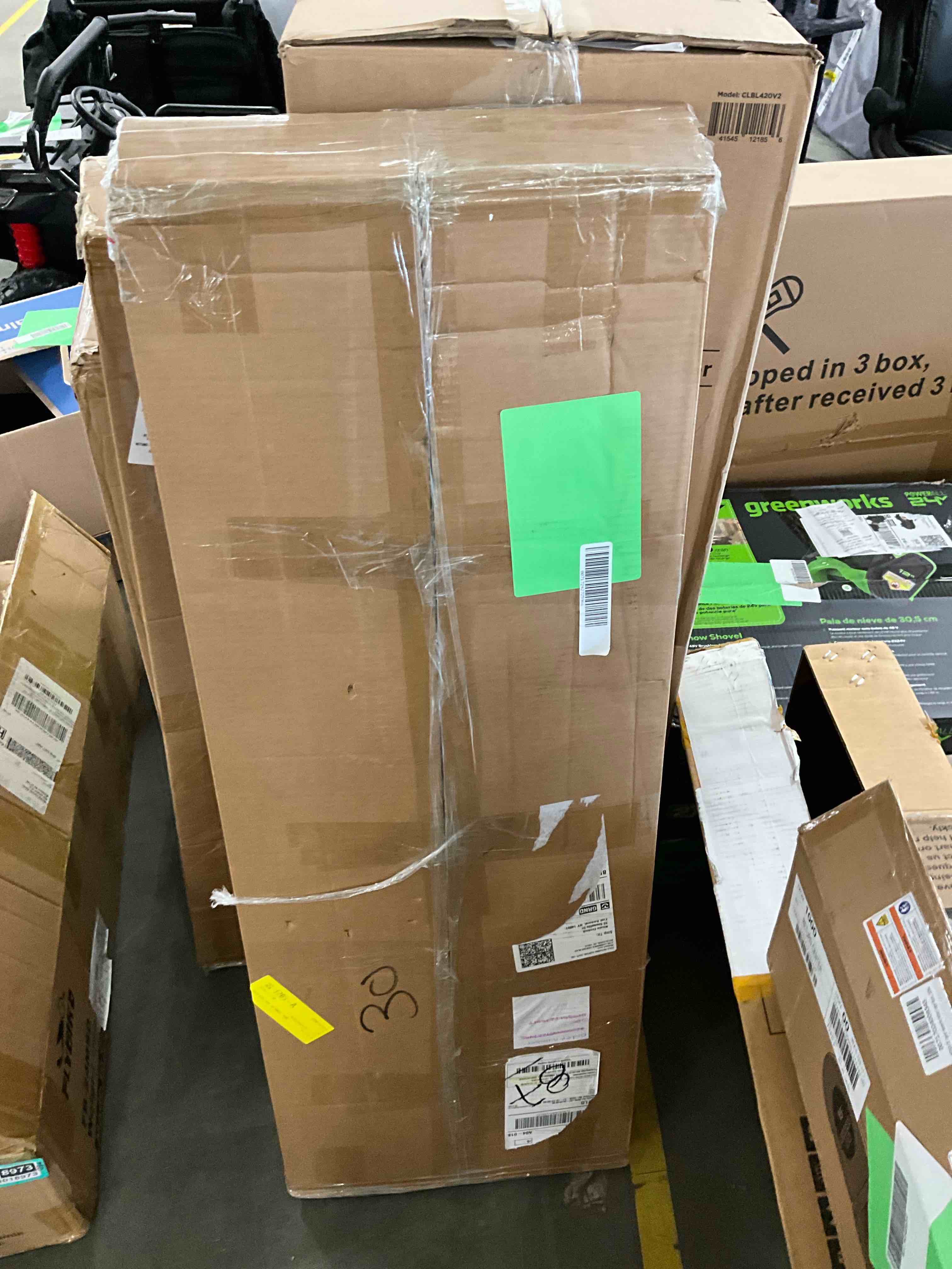 Condition photo showing New/Like New for Ktaxon 2-Tier Glass Console Sofa Table, Modern Entryway Living Room Table with Tempered Glass Shelf Accent Table for Home Decor, Gold