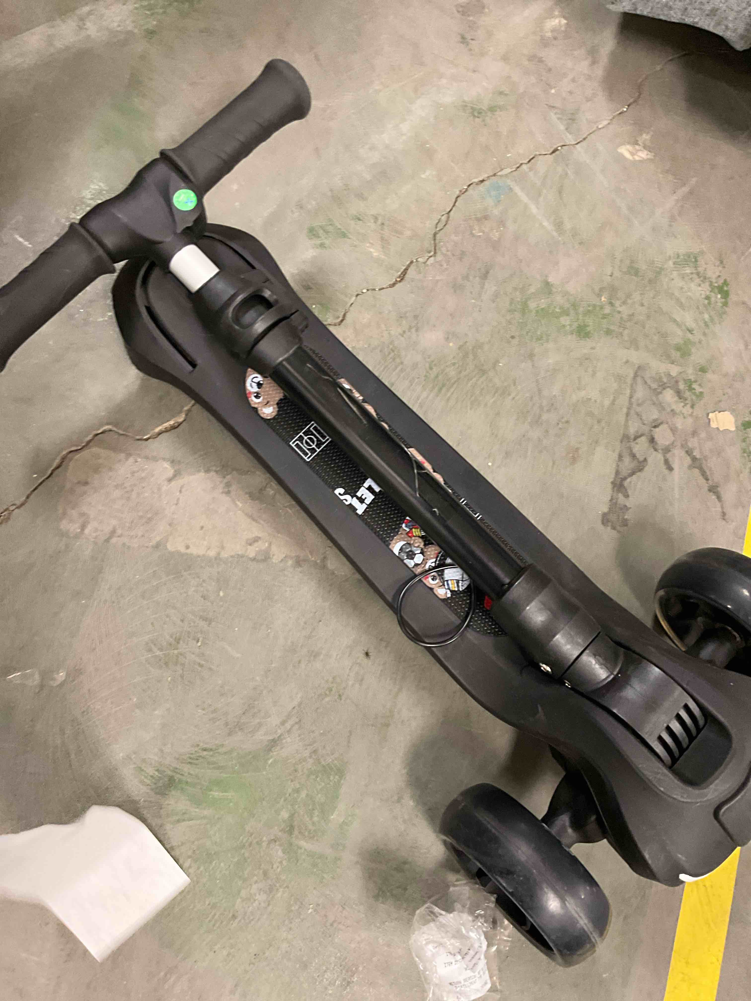Condition photo showing Good Condition for iScooter Electric Scooter for Kids 3+, 3-Wheels 70W Motor Escooter & Light-Up Wheels and Pedal, Foldable & Height Adjustable Toddler Motorized Scooters, E-Scooter for Girls Boys(Black)