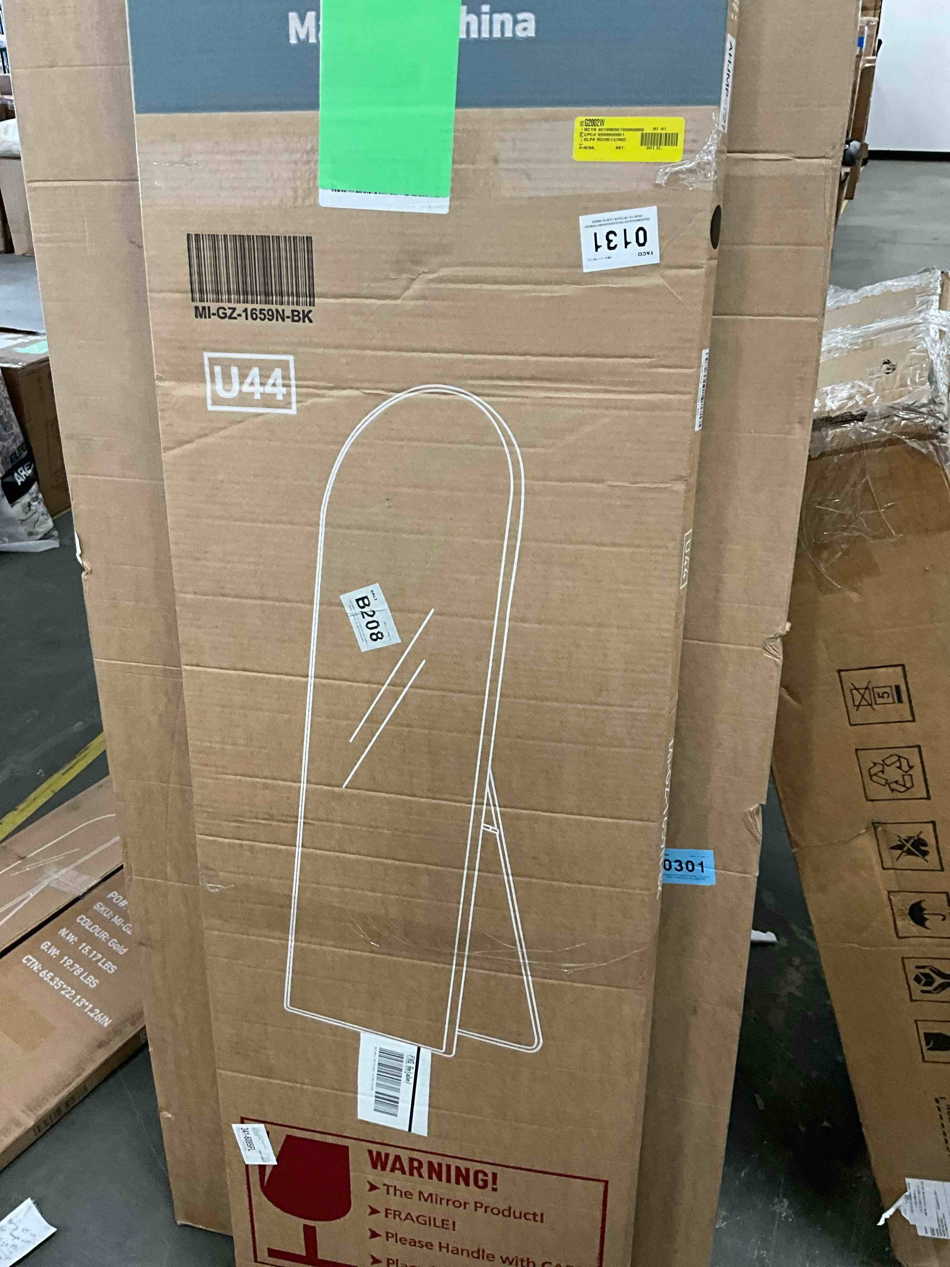 Condition photo showing New/Like New for BEAUTYPEAK Arched Full Length Floor Mirror 59.1"x16" Full Body Standing Mirror,Black