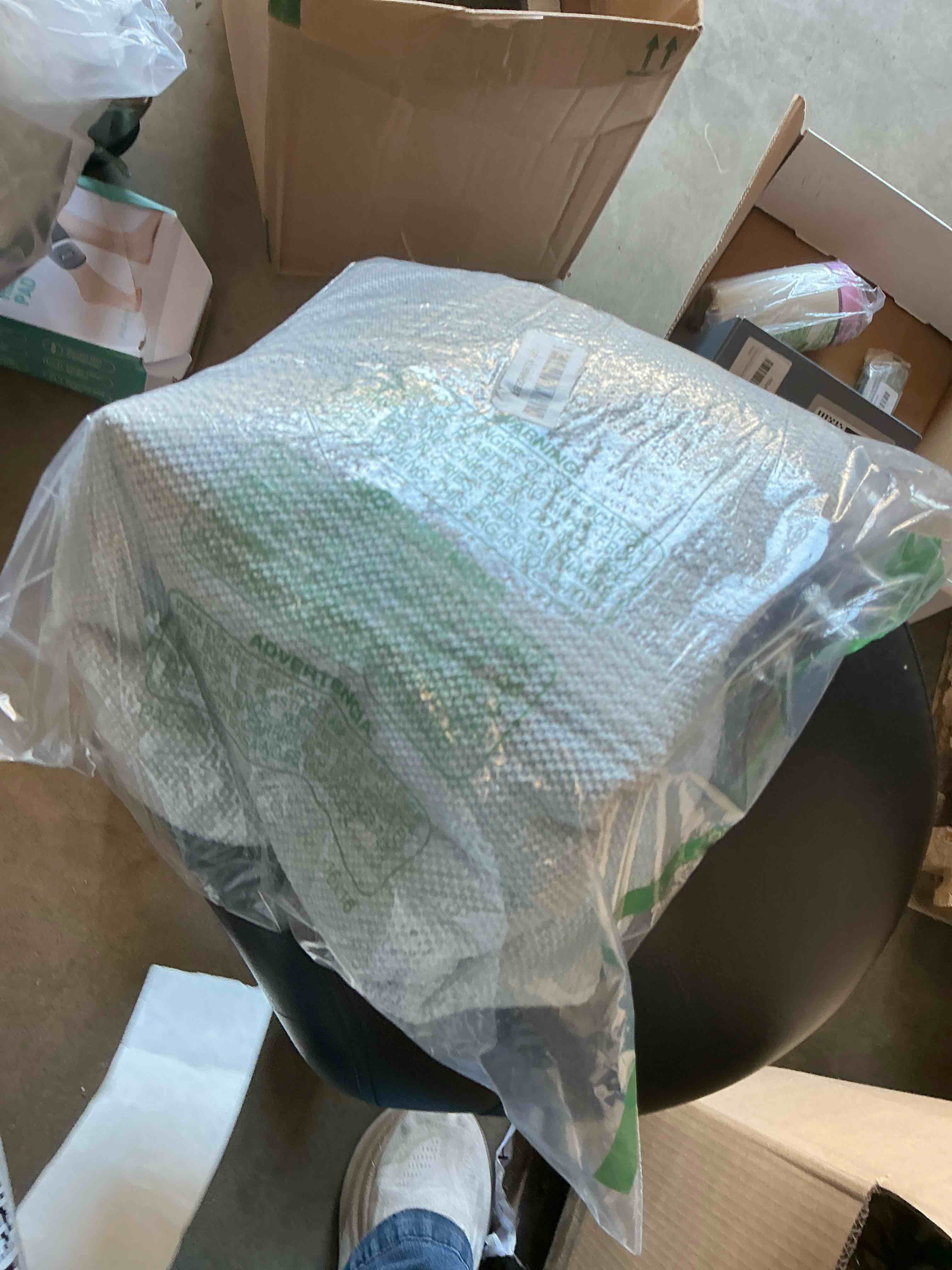 Condition photo showing Good Condition for OLANLY Bathroom Rugs 30x20, Extra Soft Absorbent Chenille Bath Rugs, Rubber Backing Quick Dry, Machine Washable Bath Mats for Bathroom Floor, Tub and Shower, Home Decor Accessories, Blackish Green 30" x 20" Blackish Green