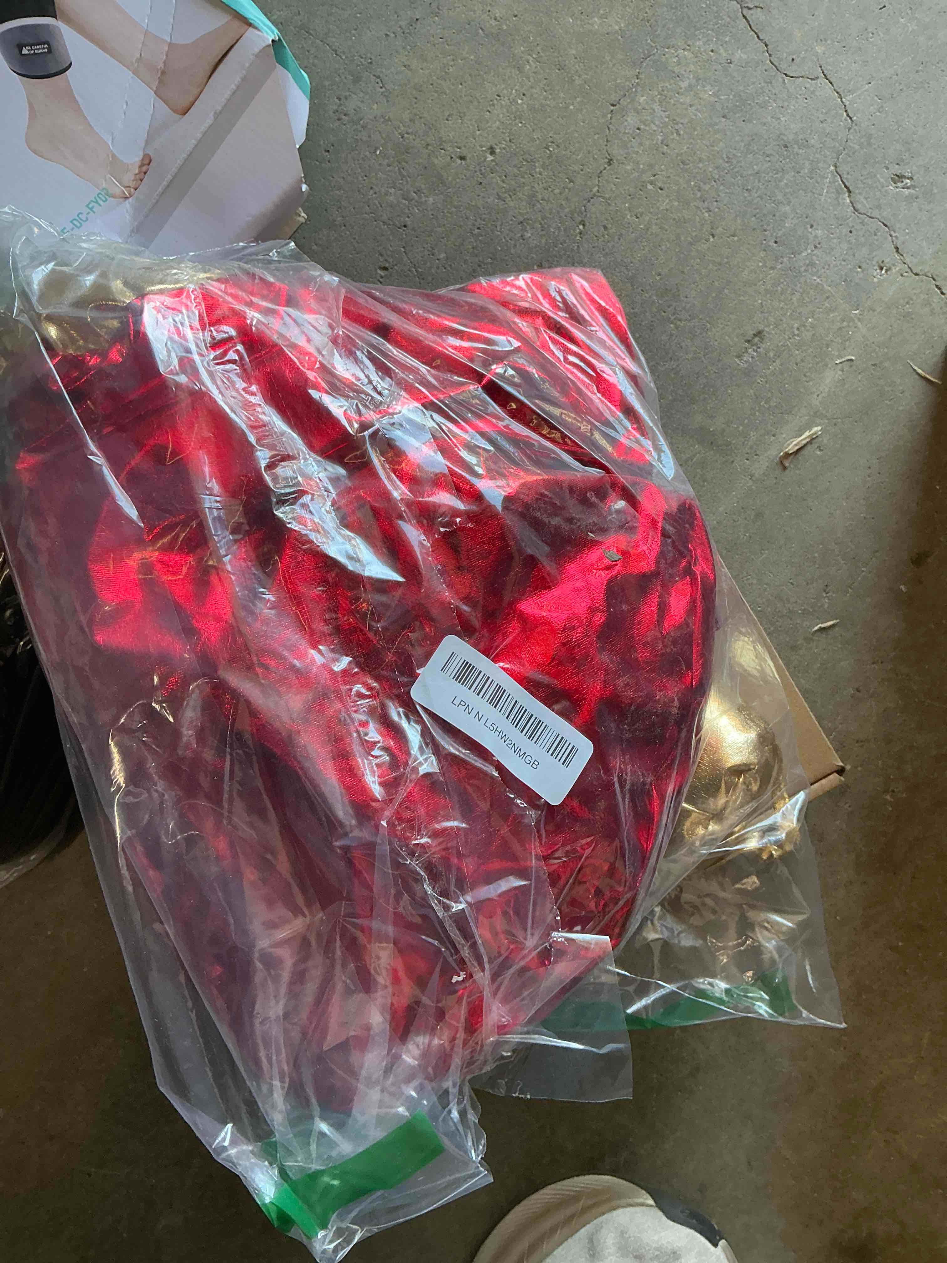 Condition photo showing Good Condition for Jetec 4 Pcs 17" Valentine's Day Inflatable Ornament with Glitter Cloth Cover, Large PVC Heart Blow up Ornaments Blow Ball for Yard Outdoor Lawn Porch Decor(Red)