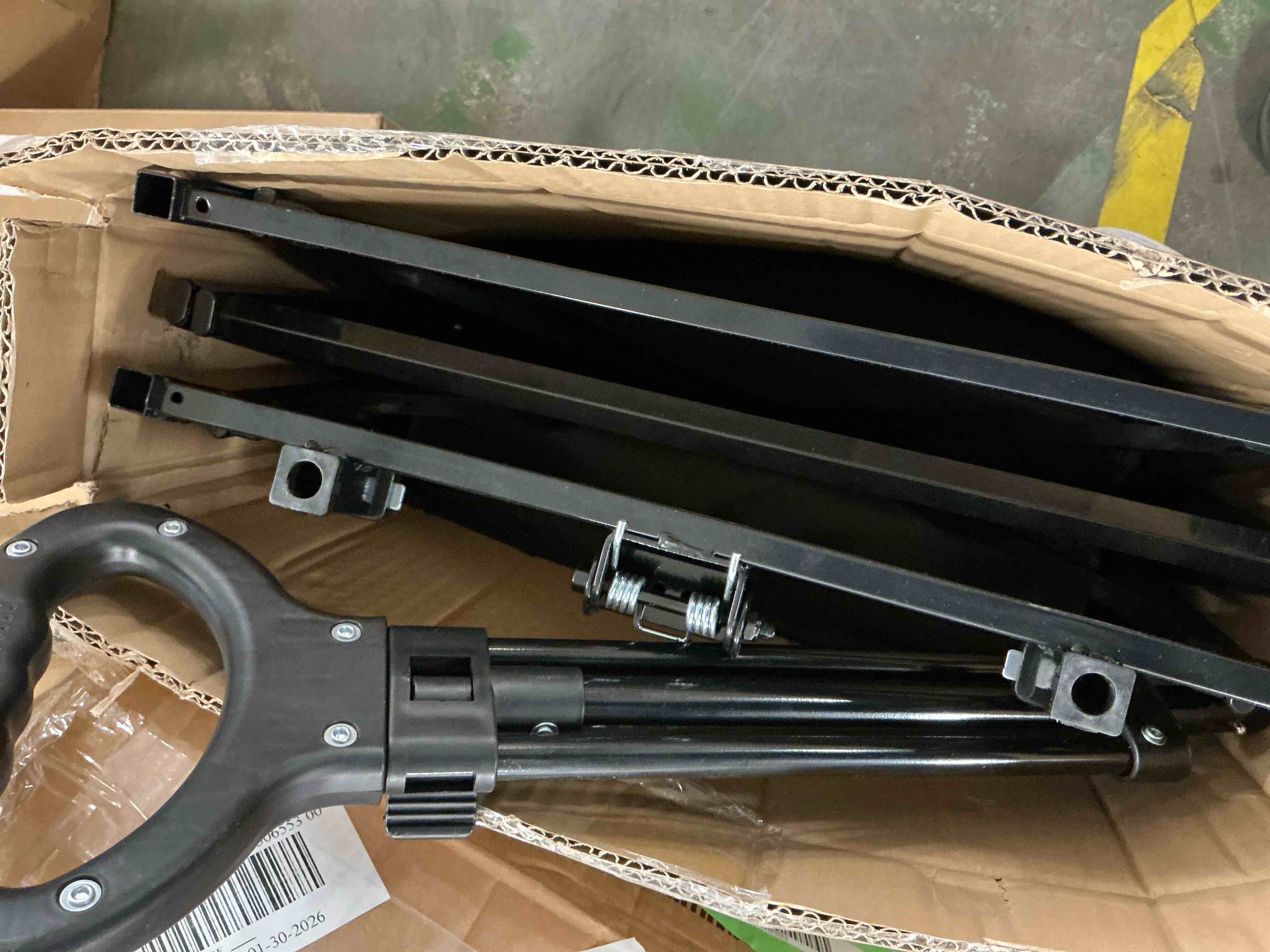 Condition photo showing Good Condition for GVDV Collapsible Wagon Cart, Portable Utility Wagon for Camping, Beach, Picnic, Shopping, Sports, and Grocery Transport, Black