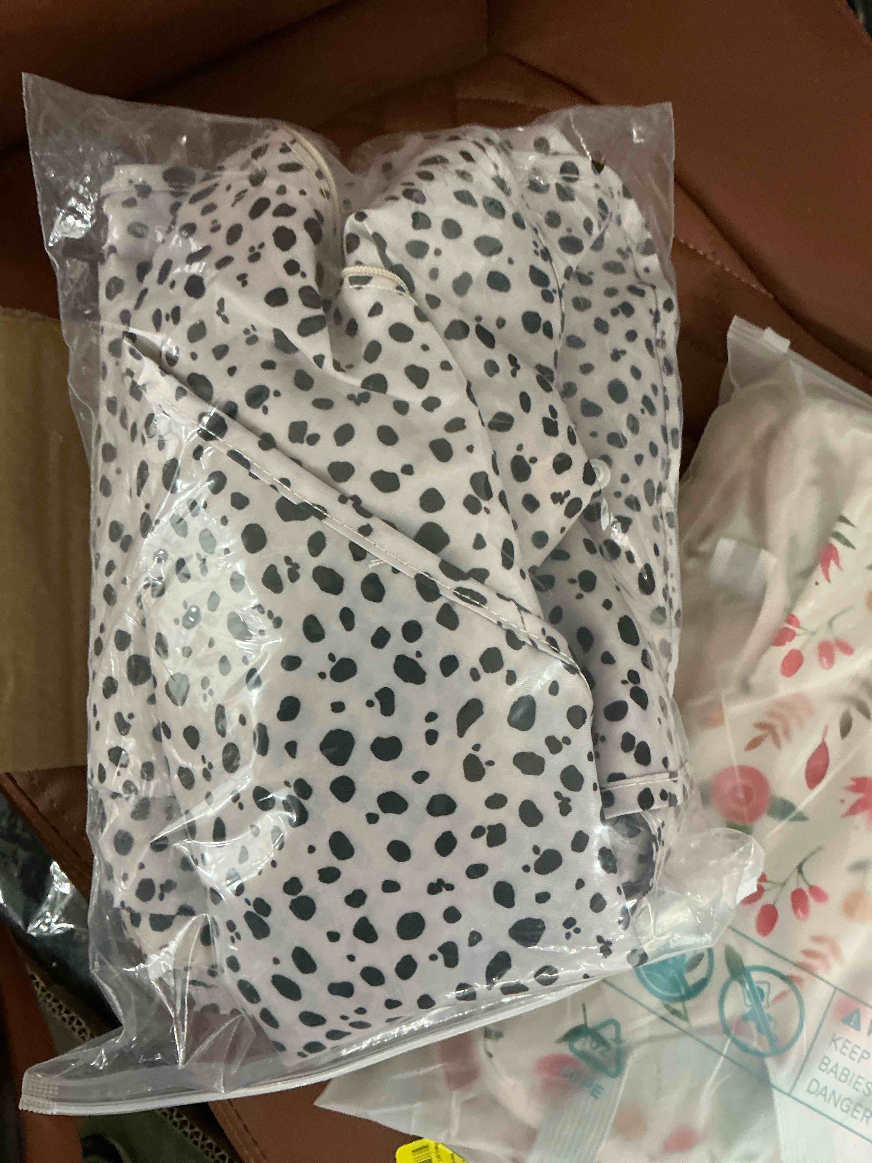 Condition photo showing Good Condition for Livhil 8Pcs Pink Packing Cubes for Luggage Packing Cubes for Travel Luggage Packing Organizers (Cheetah)