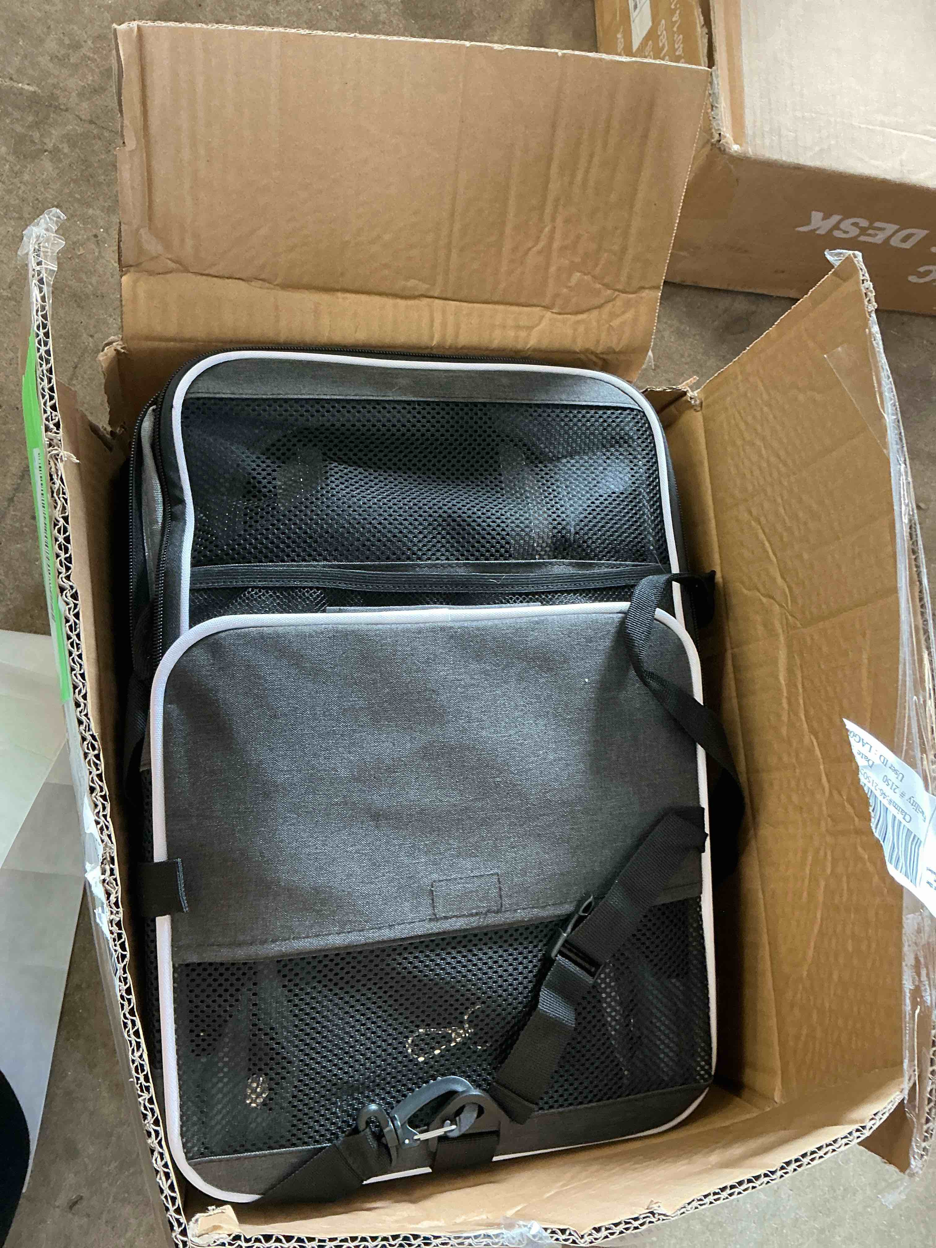 Condition photo showing Good Condition for WFUN Pet Carrier with Wheels for Dogs and Cats for Travel Flight Camping Outdoor