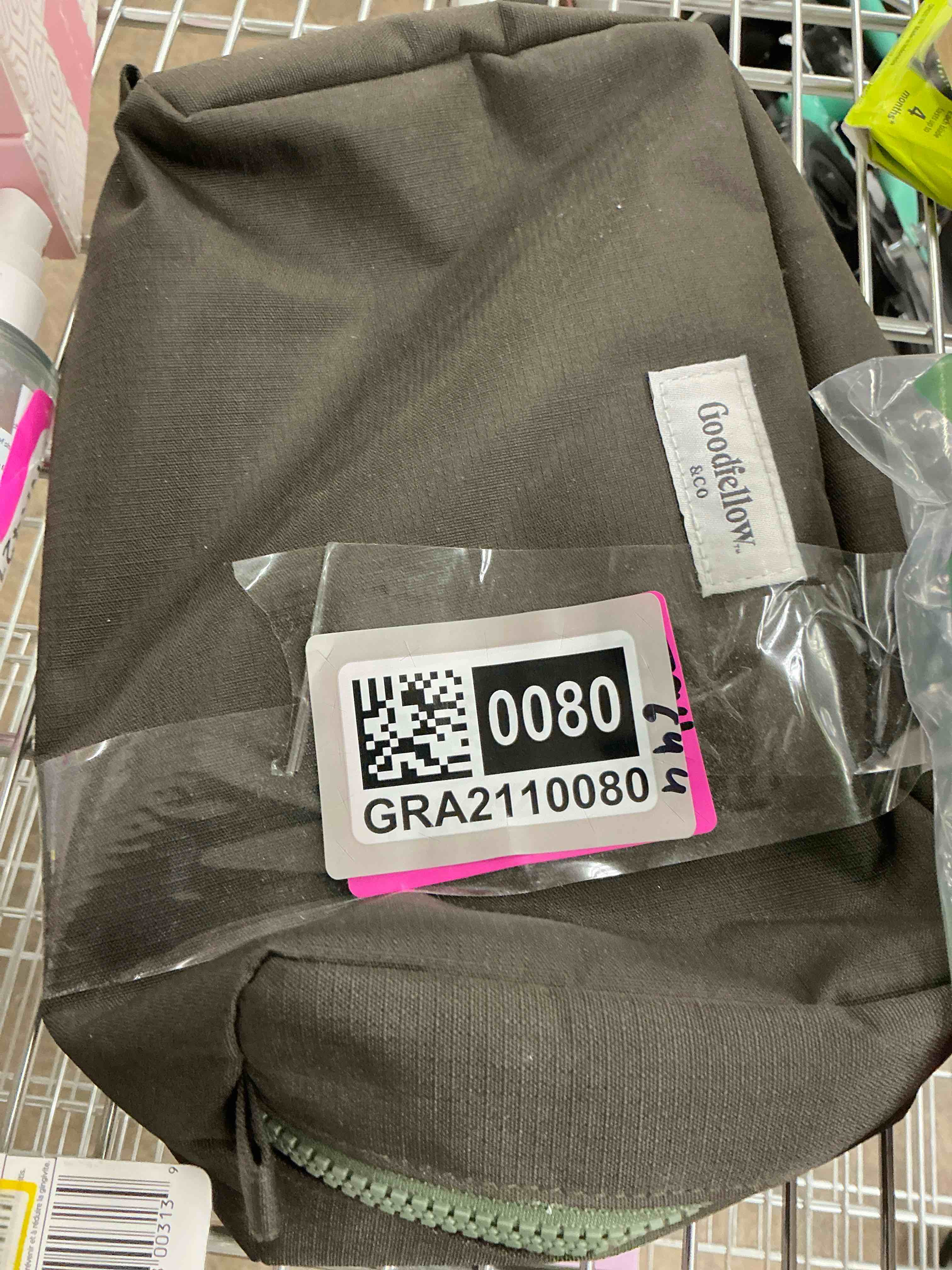 Condition photo showing Good Condition for goodfellow & co. hanging travel toiletry organizer, 