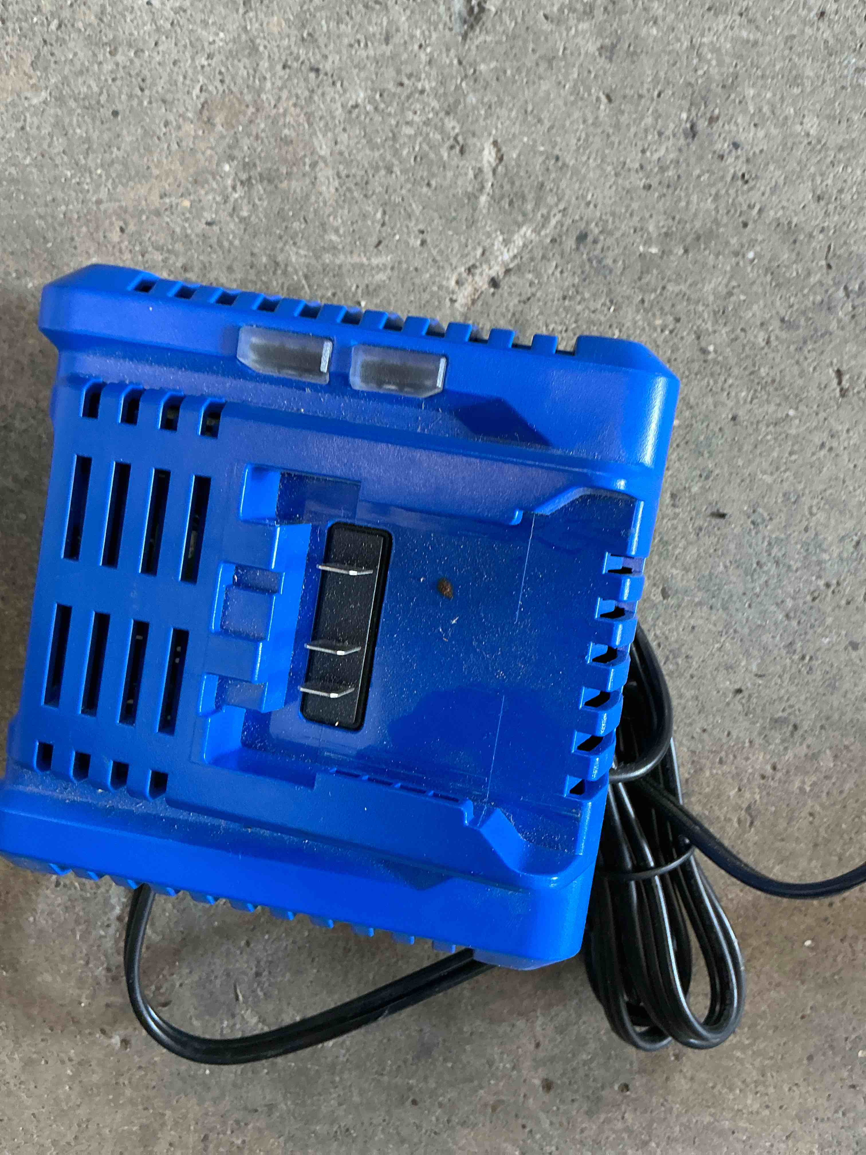 Condition photo showing Good Condition for kobalt krc 2445-03 24-volt lithium ion battery charger for cordless tools