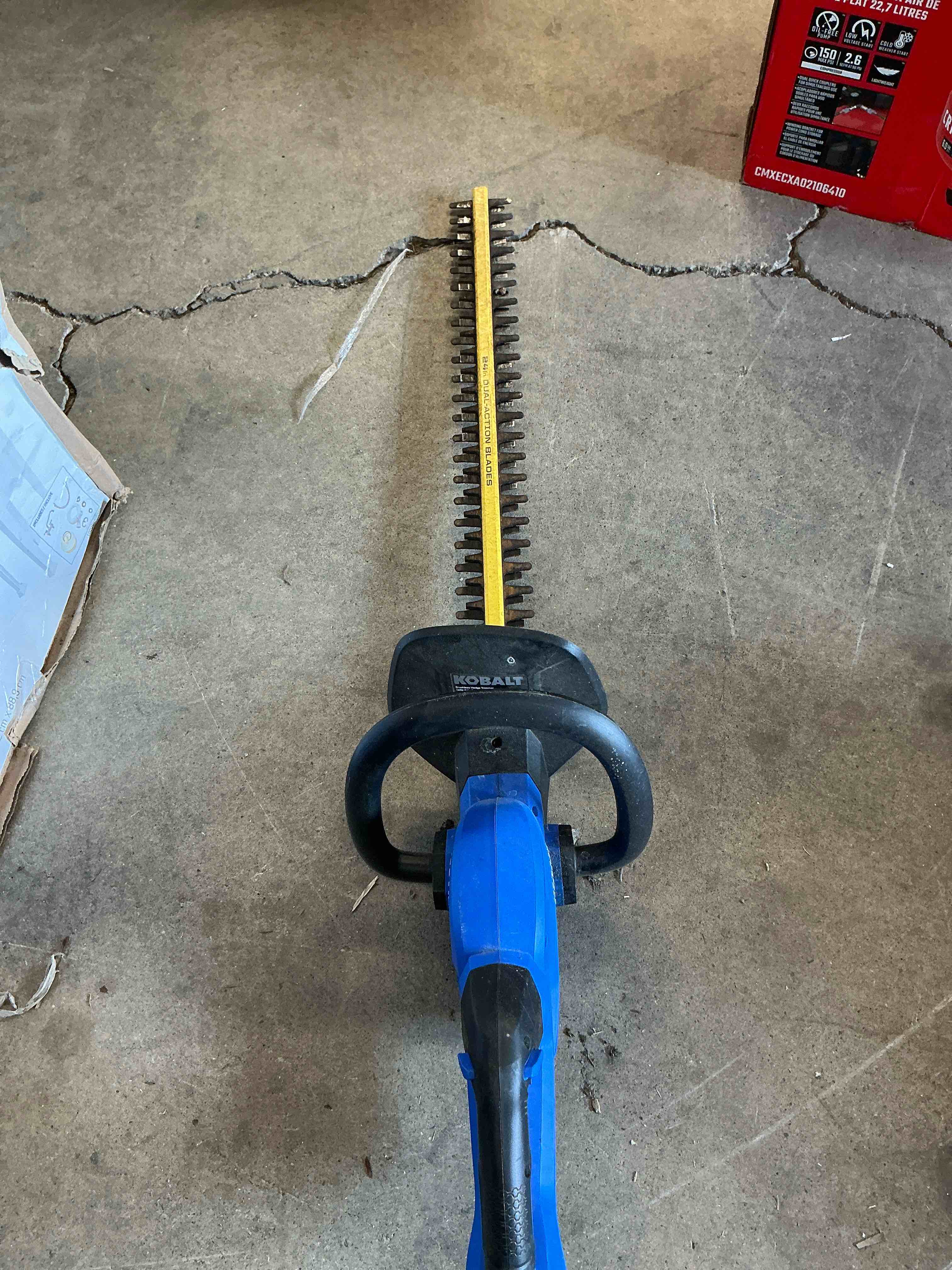 Condition photo showing Good Condition for kobalt 24-volt max 24-in battery hedge trimmer ( tool only  )