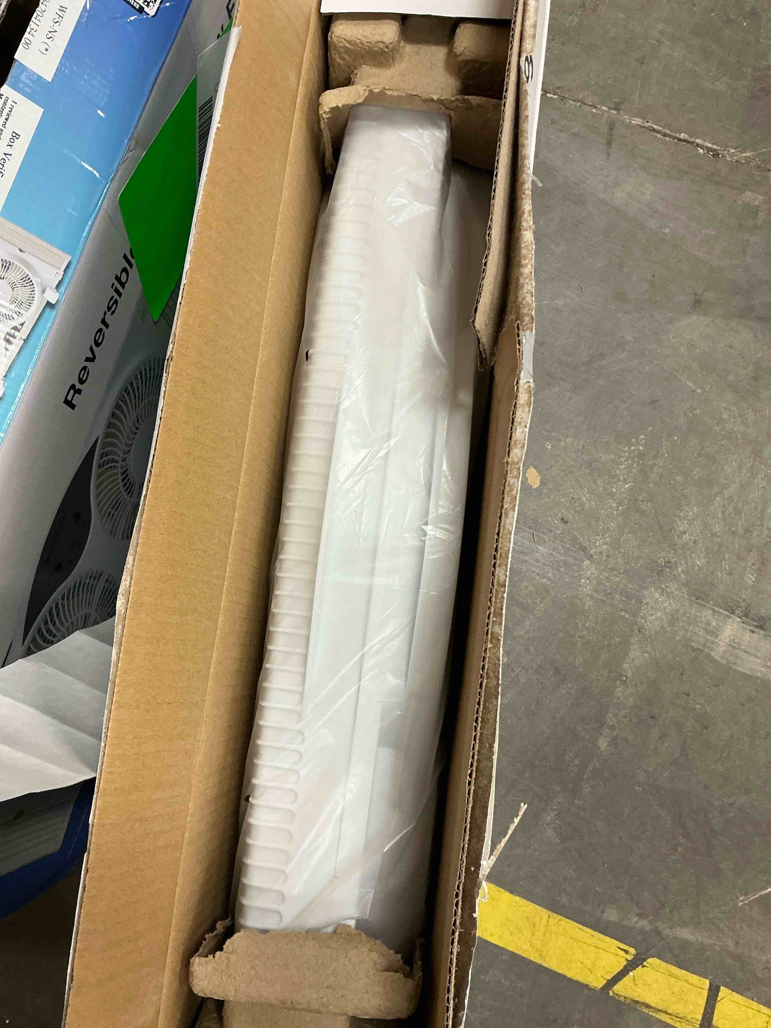 Condition photo showing New/Like New for comfort zone 9   reversible twin window fan with remote control  white