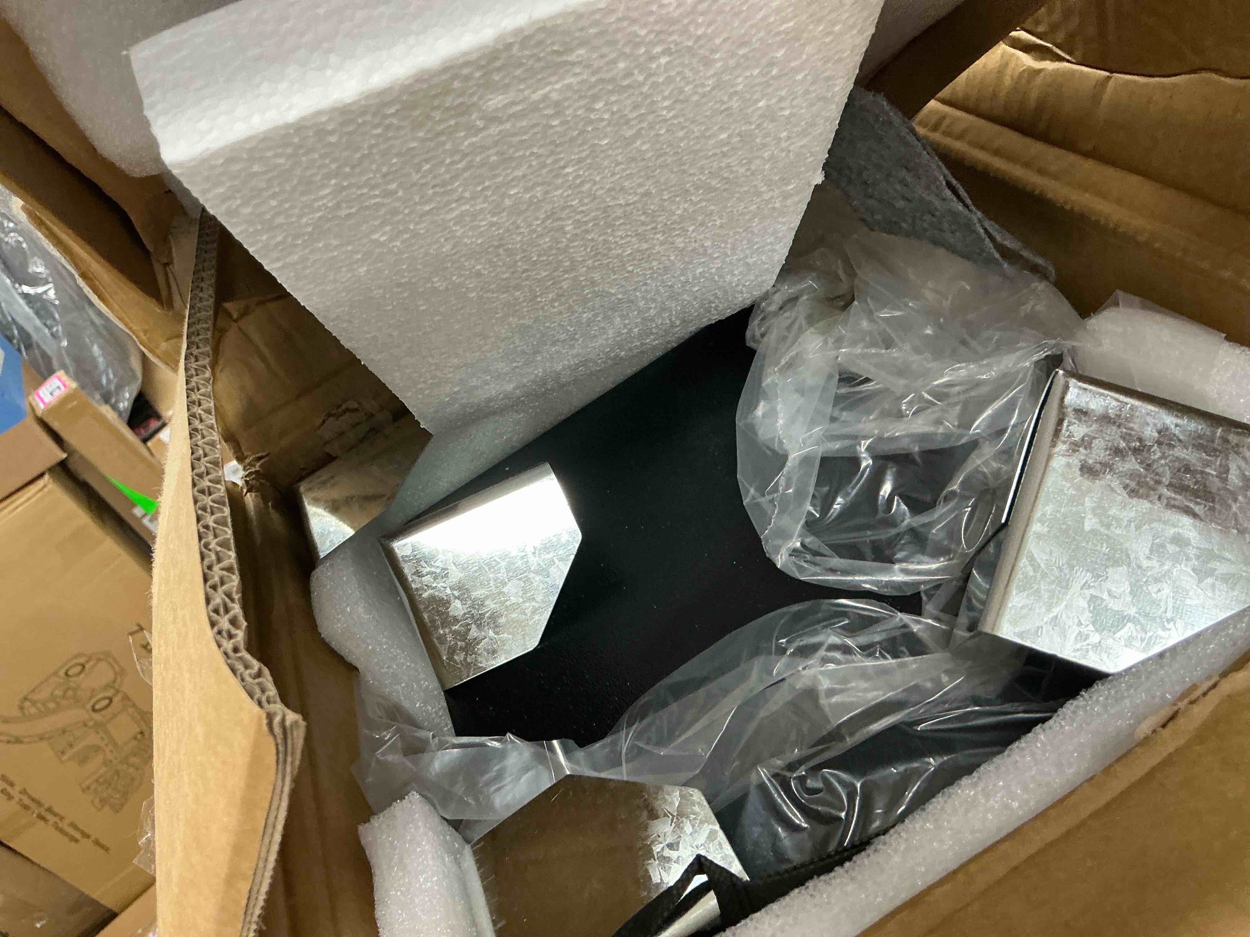 https://s3.amazonaws.com/lotting-images-prod/EmanualPiazza/GRA2110299_1778333668948.jpeg