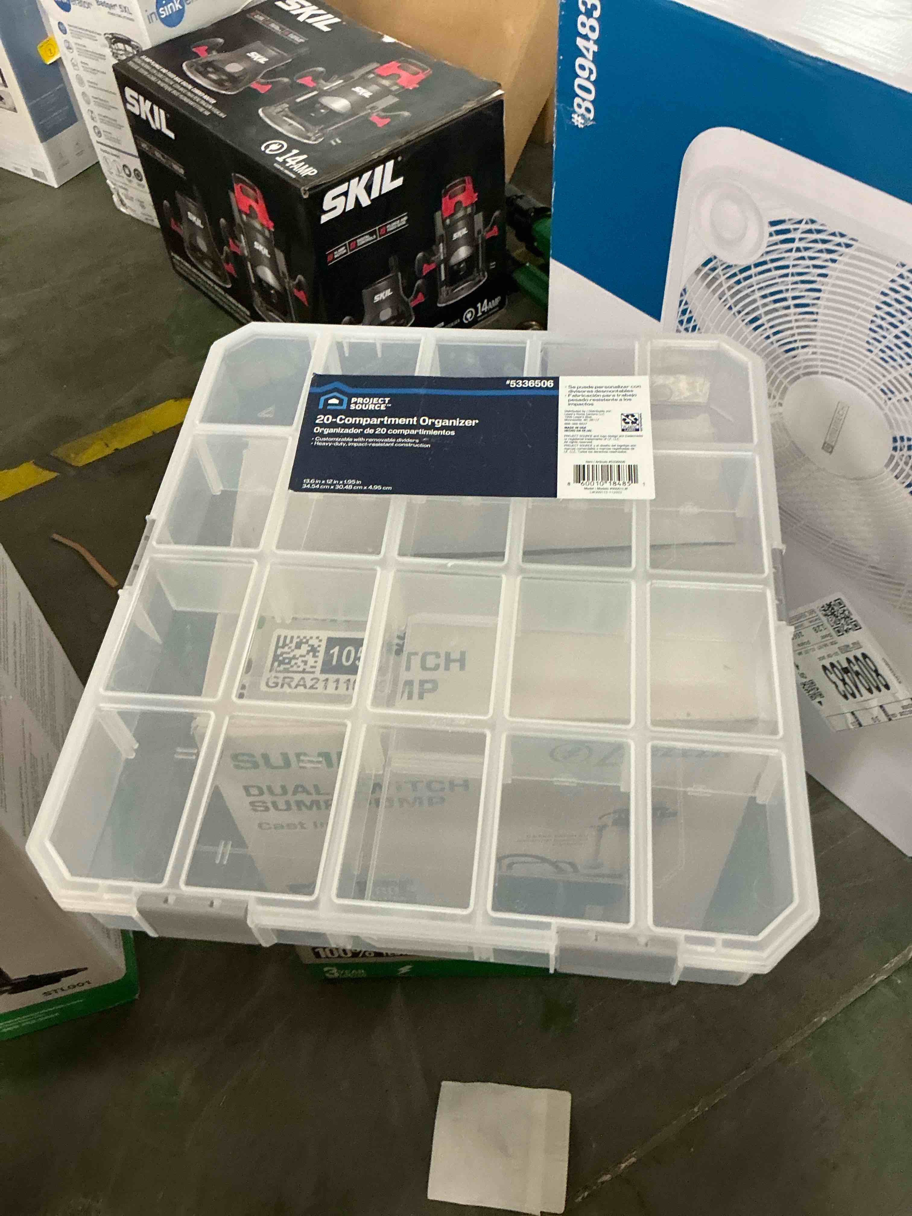 Condition photo showing Good Condition for project source 20-compartment large plastic small parts organizer