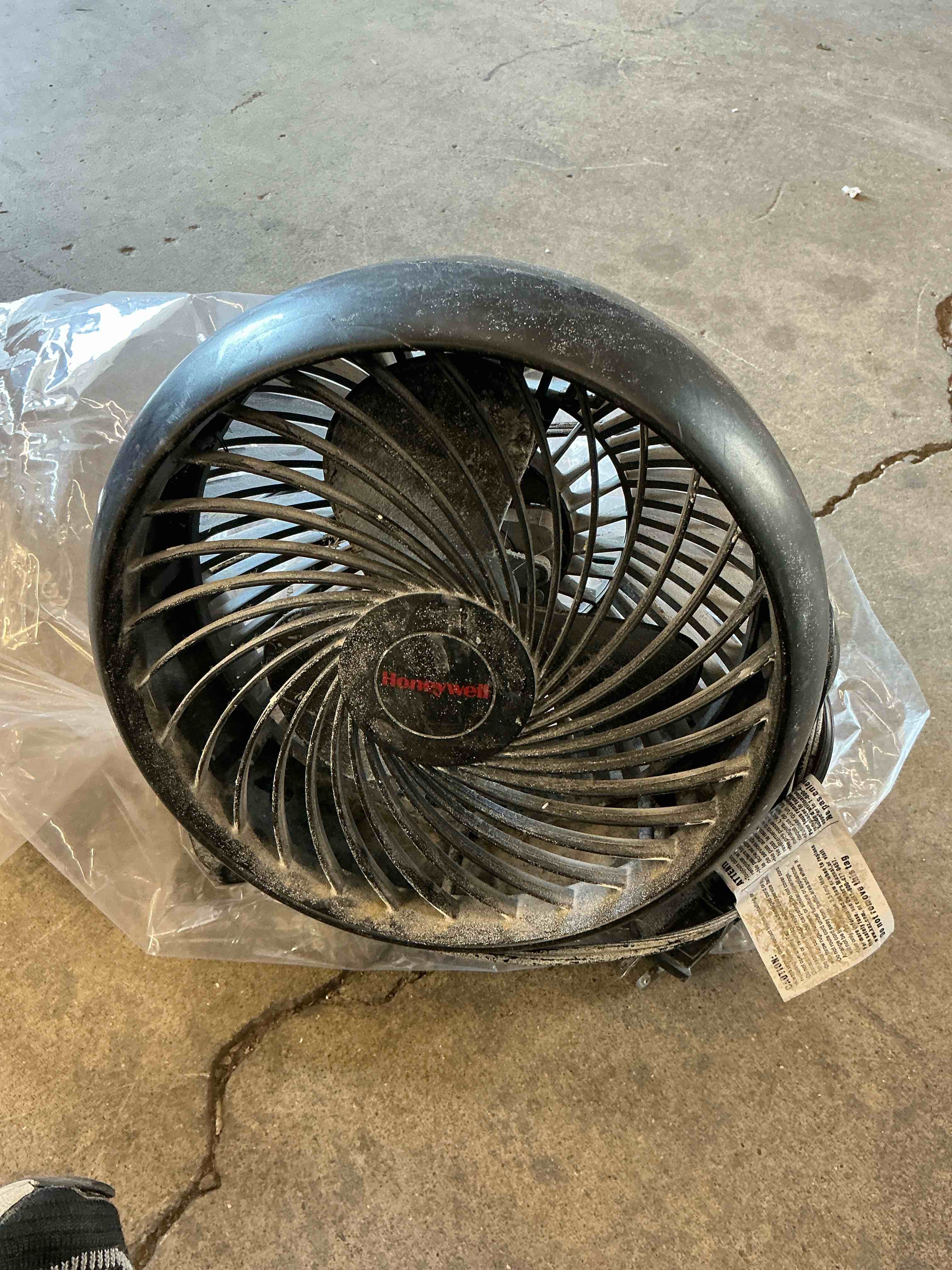 Condition photo showing As Is for honeywell turboforce 3 speed electric air circulator