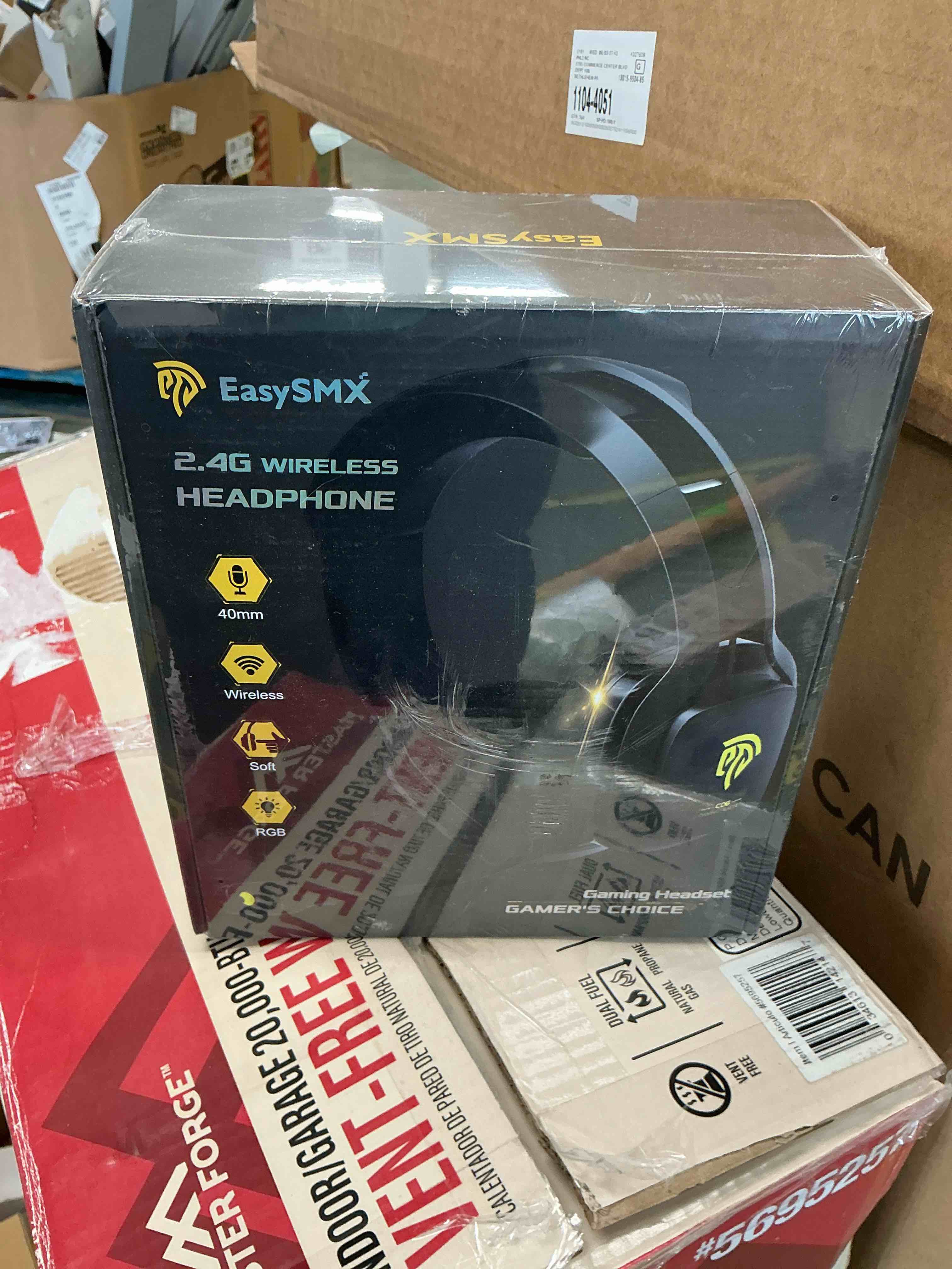 Condition photo showing New/Like New for qucopre 2.4g wireless pc gaming headset with detachable microphone for desktop ps5 ps4 switch video game laptop playstation, bluetooth over ear headphones with rgb light, 3 connection modes