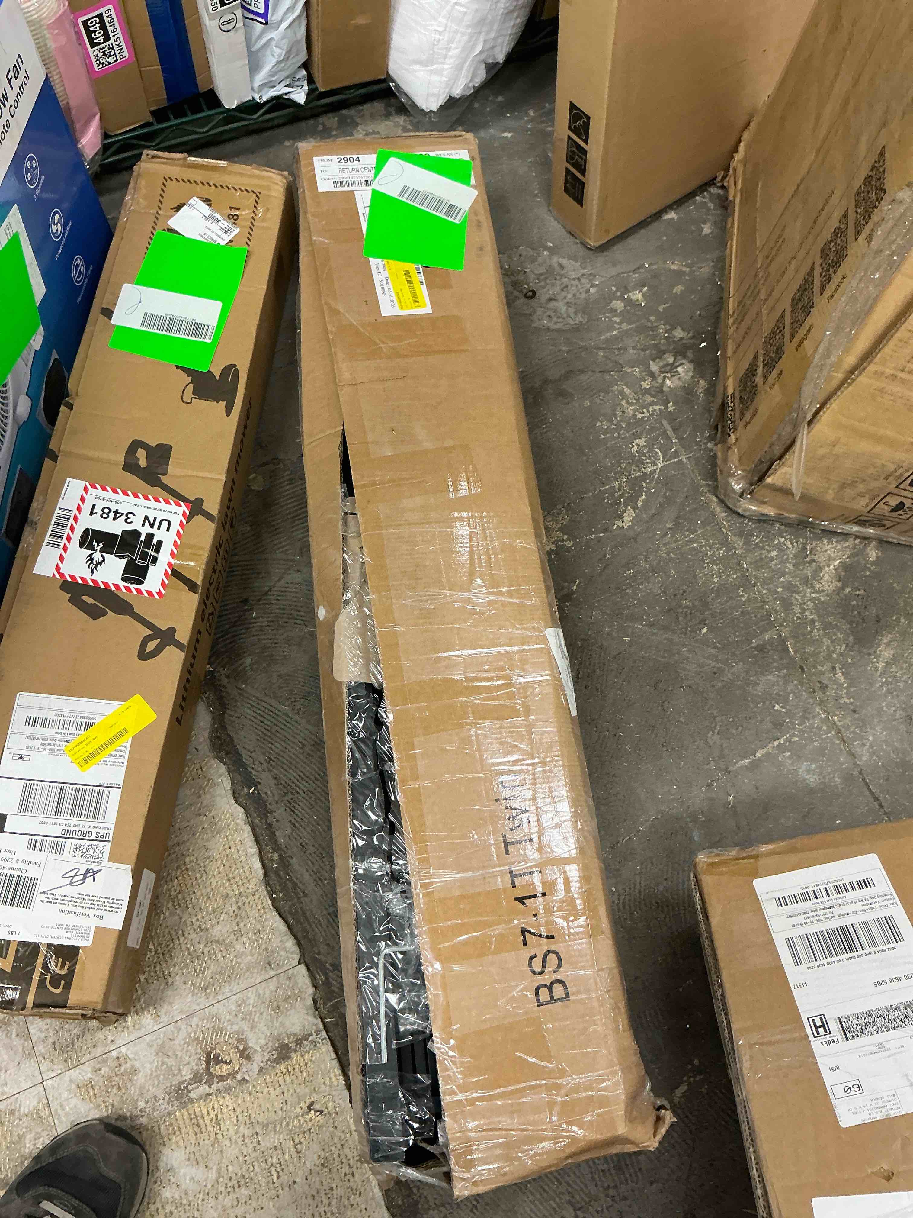 Condition photo showing New/Like New for roomdiary 7 inch twin box spring with fabric cover, heavy duty metal mattress foundation, noise free, easy assembly