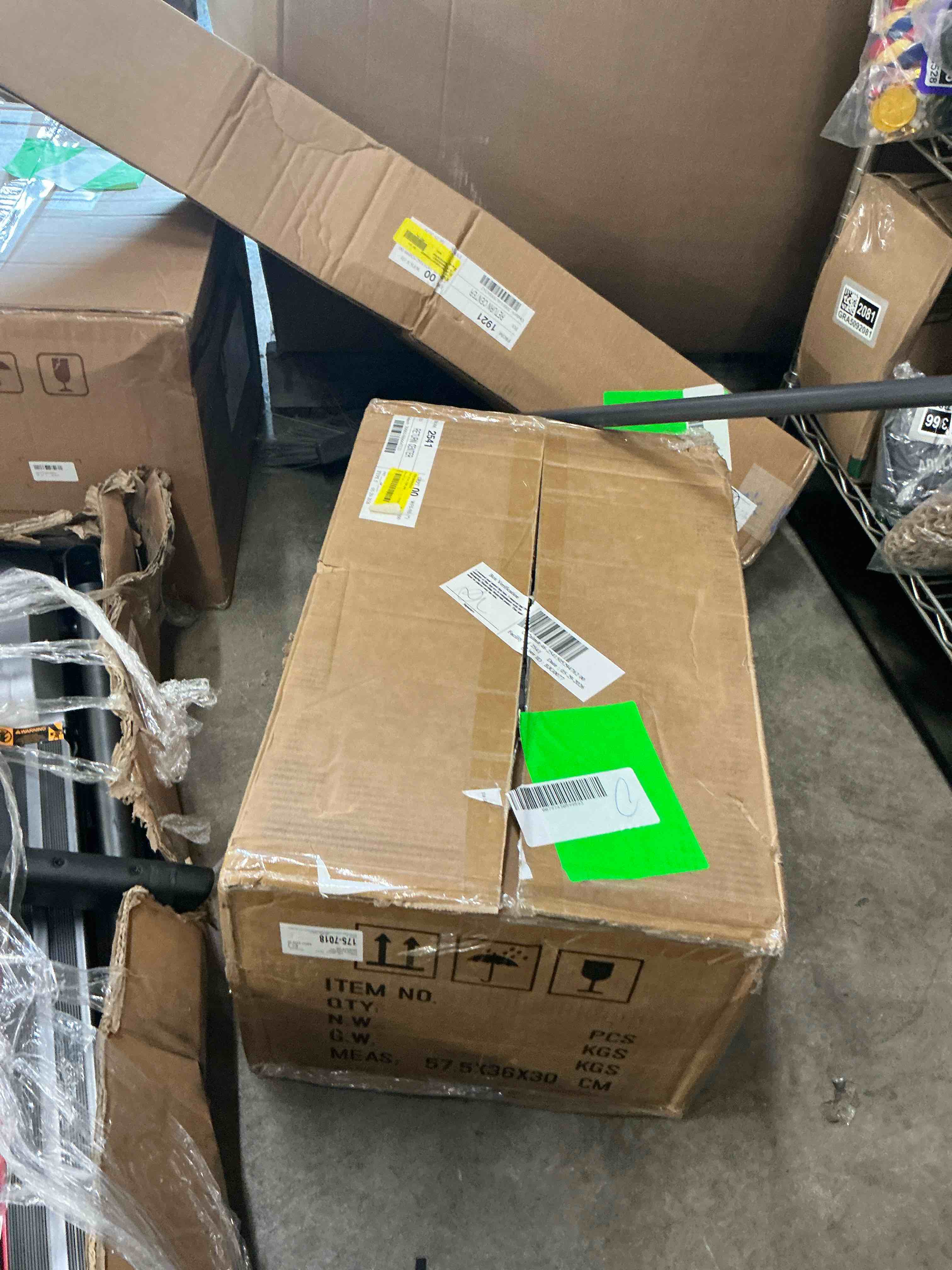 Condition photo showing Good Condition for chafing dish buffet set 4 pack: tinana 8qt stainless steel chafing dishes for buffet  chafers and buffet warmers sets for parties  events  wedding  camping  dinner