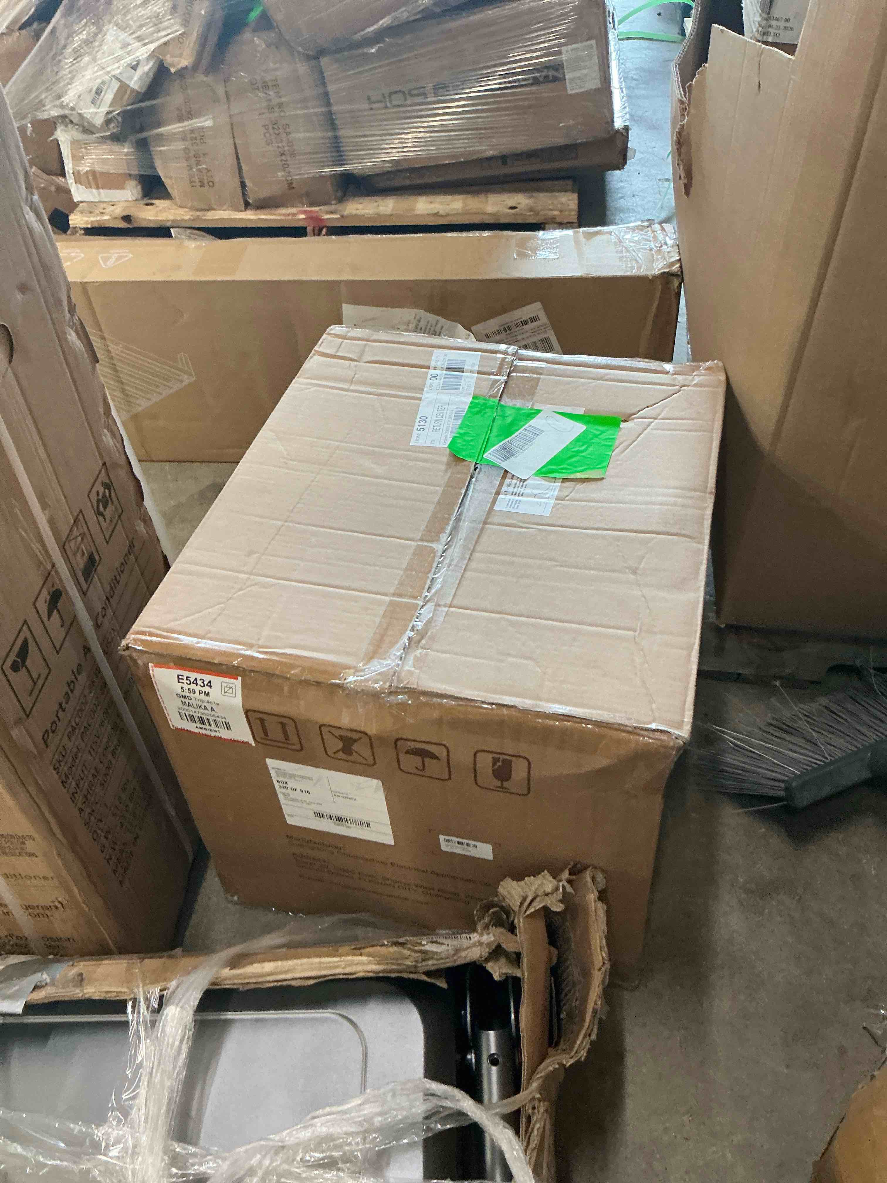 Condition photo showing Good Condition for 34 qt super-large air fryer  electric toaster oven countertop  pizza  warm  broil  toast  bake  air fry  1500w  5 functions  85% oil-less