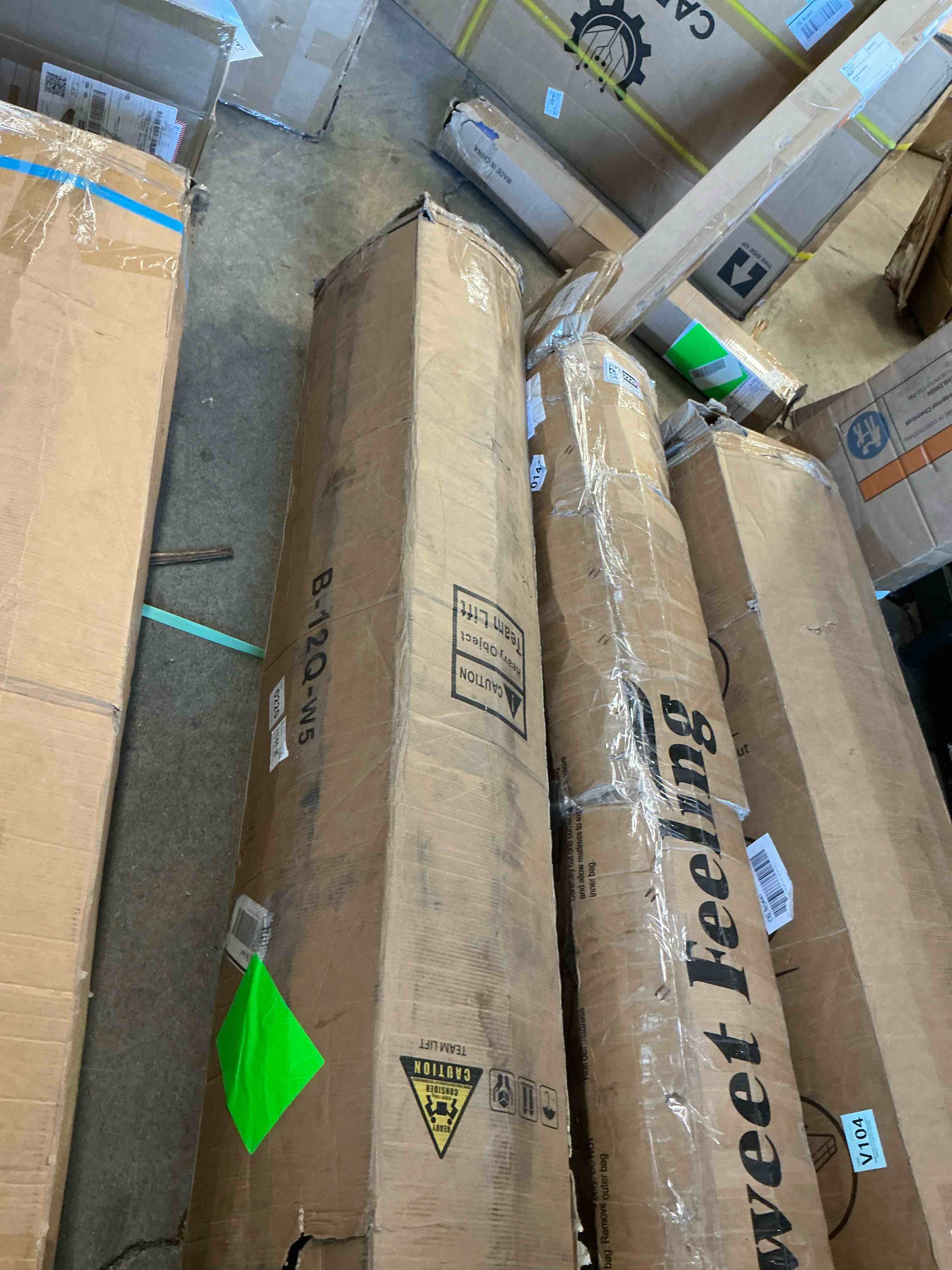 Condition photo showing Good Condition for mronae 12 inch queen mattress,black cooling gel memory foam & spring hybrid medium comfort queen size mattress in a box,audlt