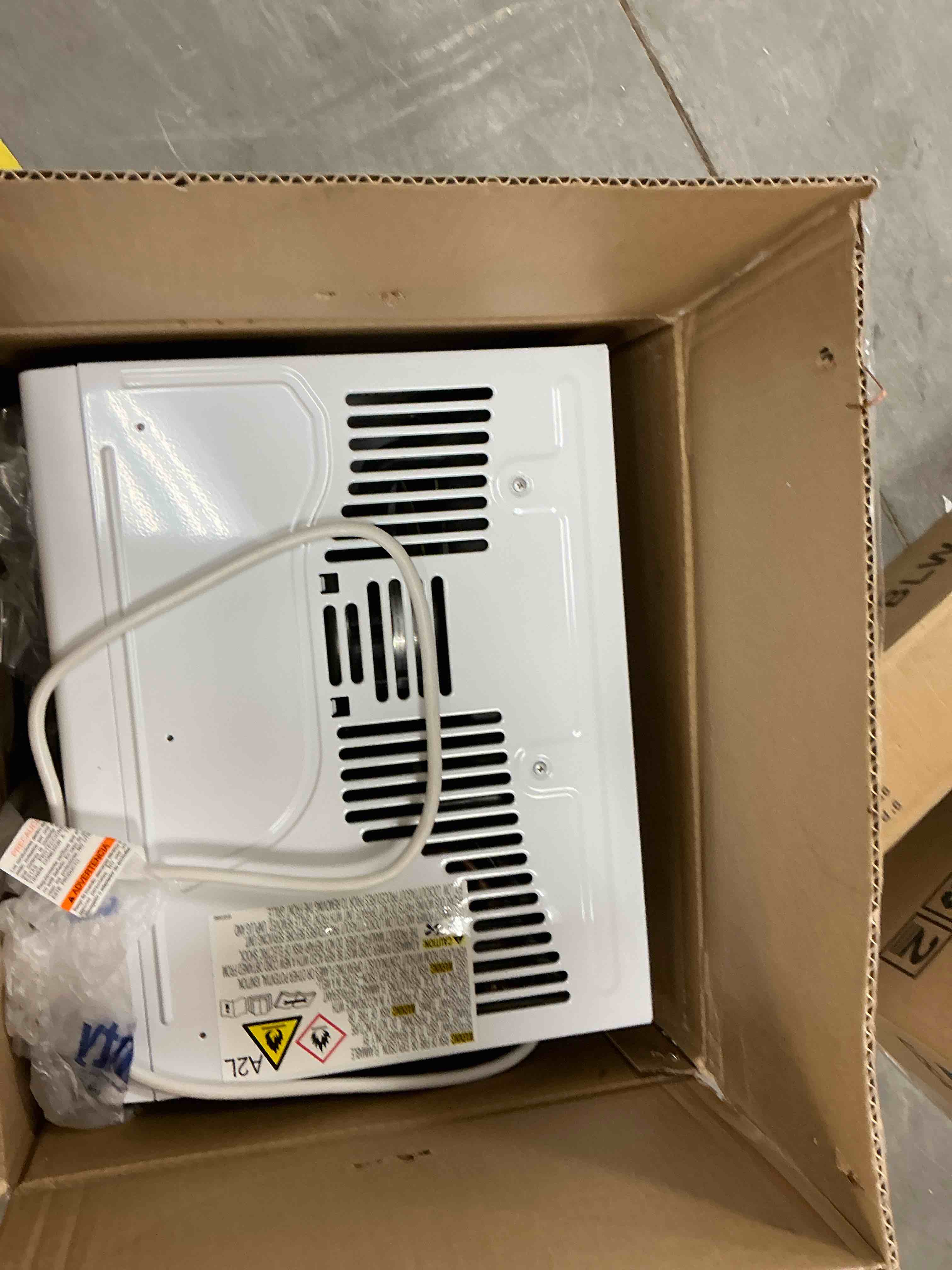 Condition photo showing Good Condition for ktaxon 5000 btu window air conditioner, 3-in-1 cool/fan/dehumidifier window ac unit, easycool air conditioner with remote control, cools up to 150 sq. ft.